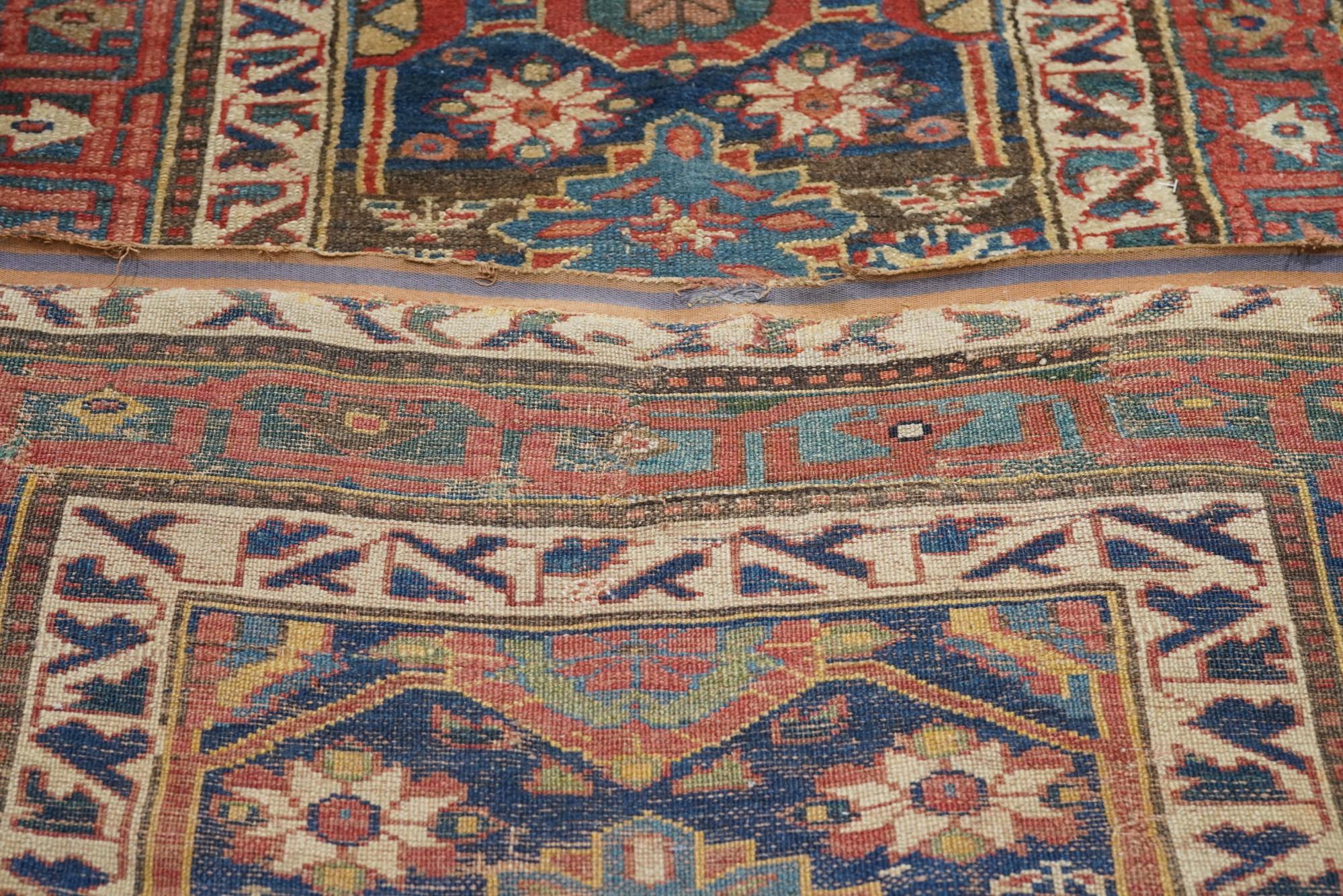 Tapis persan ancien nord-ouest de 3'7'' x 16'0'' en vente 5