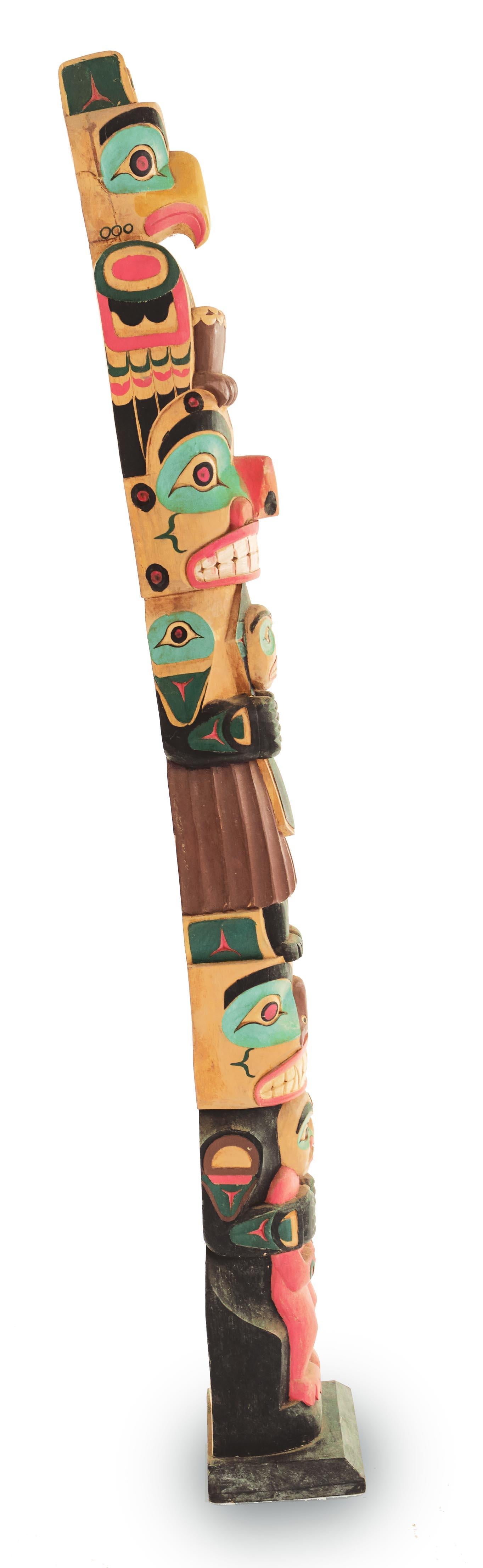 Country North Western-Style Carved TOTEM Pole For Sale
