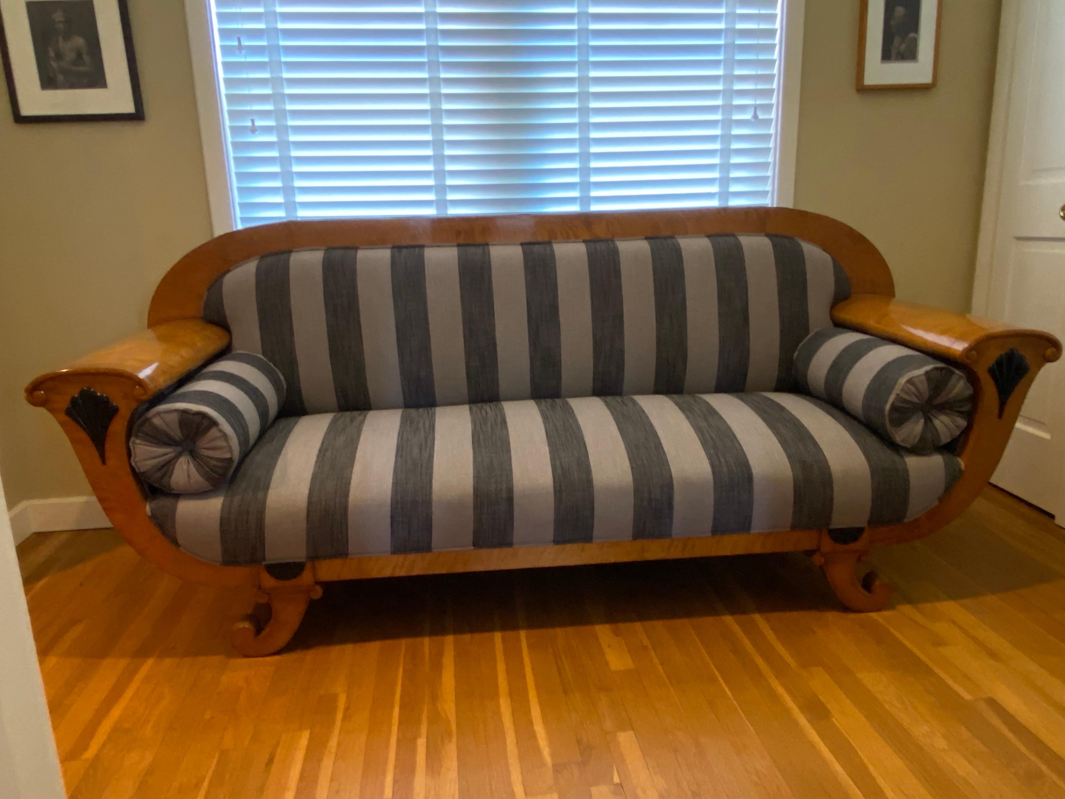 20th Century Northern Europe Biedermeier Birch Sofa with Ebonzied Wood details, Early 1900s For Sale