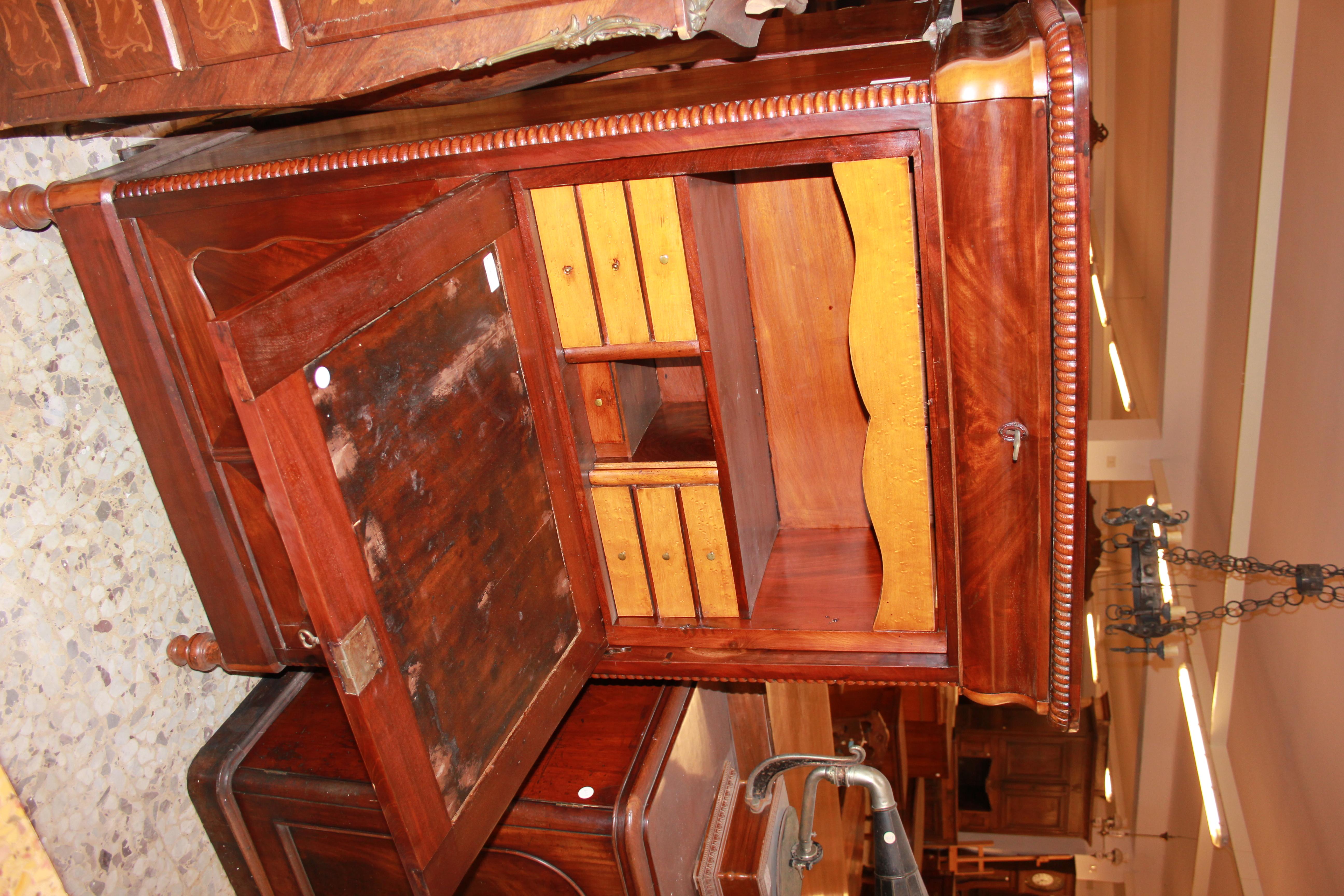 Northern European Biedermeier-style secretary from the second half of the 1800s In Excellent Condition For Sale In Barletta, IT