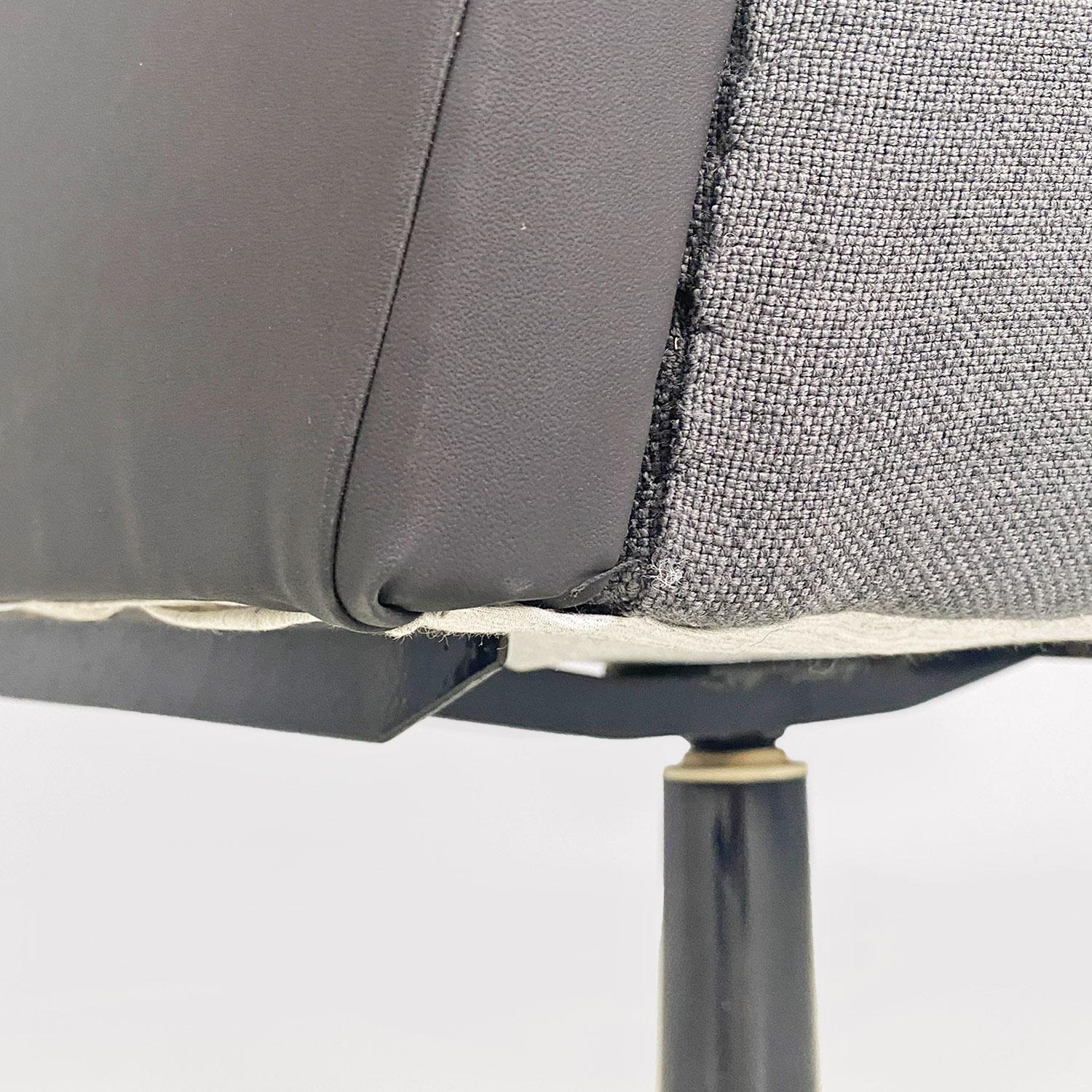 Fauteuils pivotants gris en tissu et métal d'Europe du Nord 1960 en vente 13