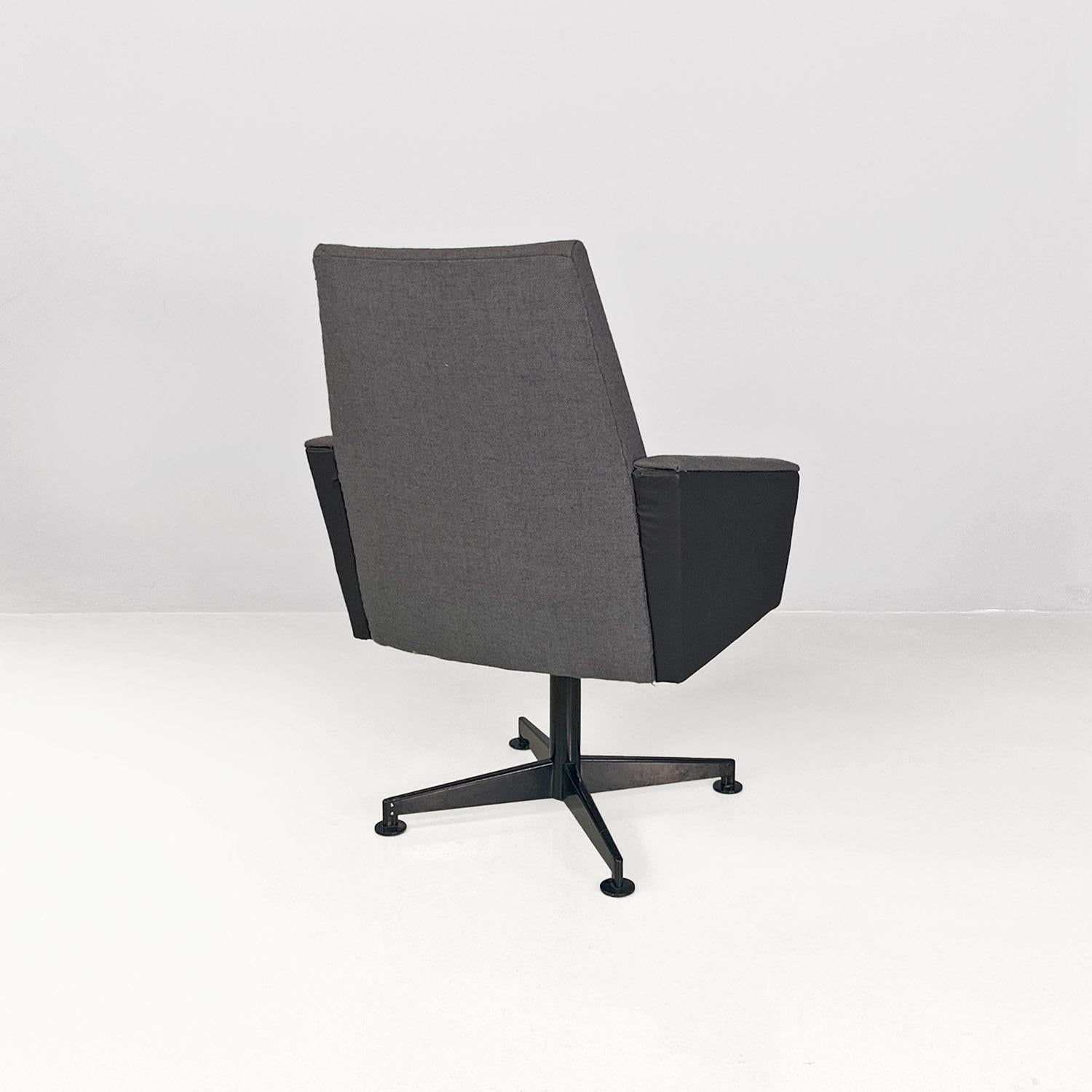 Métal Fauteuils pivotants gris en tissu et métal d'Europe du Nord 1960 en vente