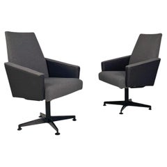Sillones giratorios de tela gris y metal modernos de mediados de siglo del norte de Europa Años 60
