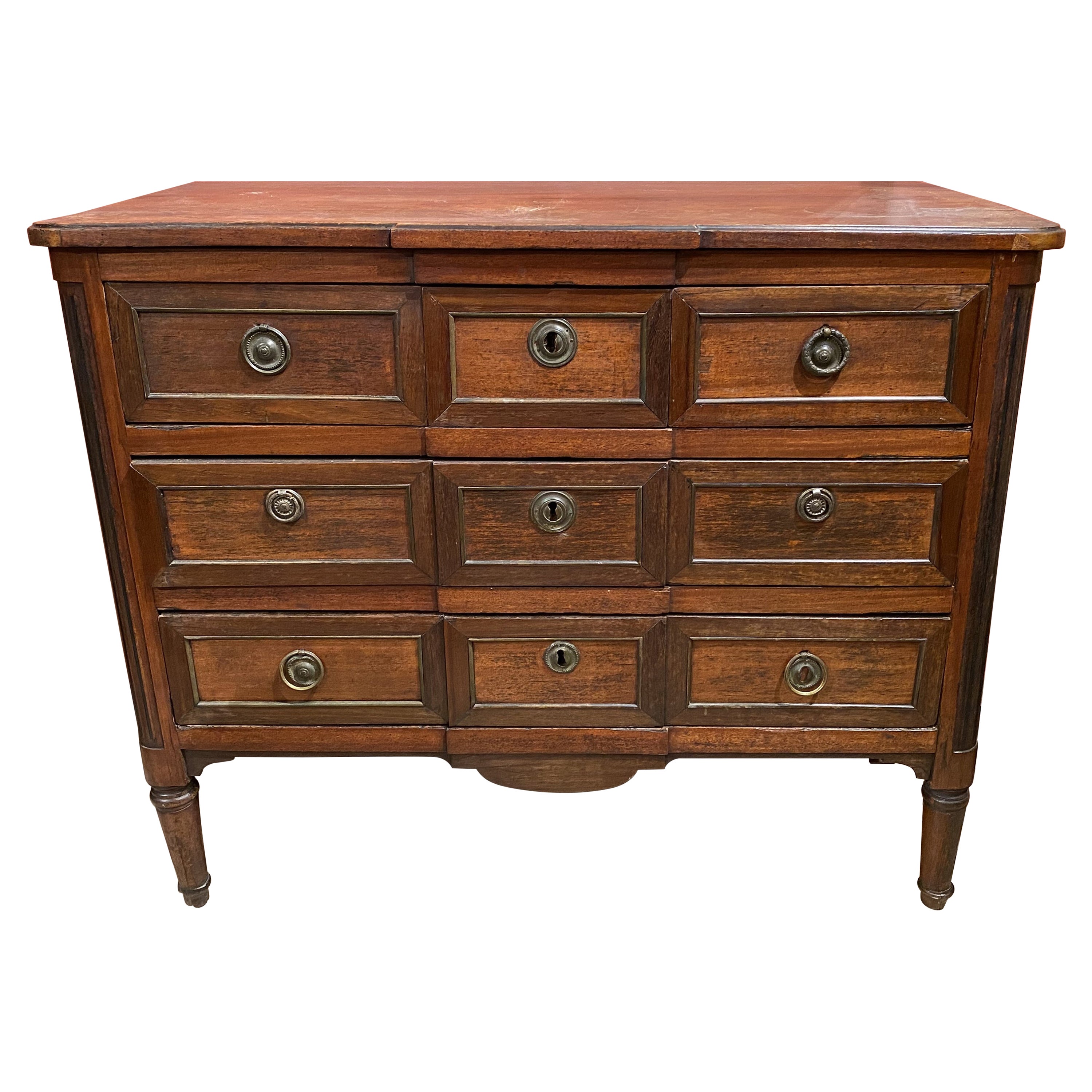 Commode néoclassique d'Europe du Nord en acajou avec incrustation d'ébène vers 1790