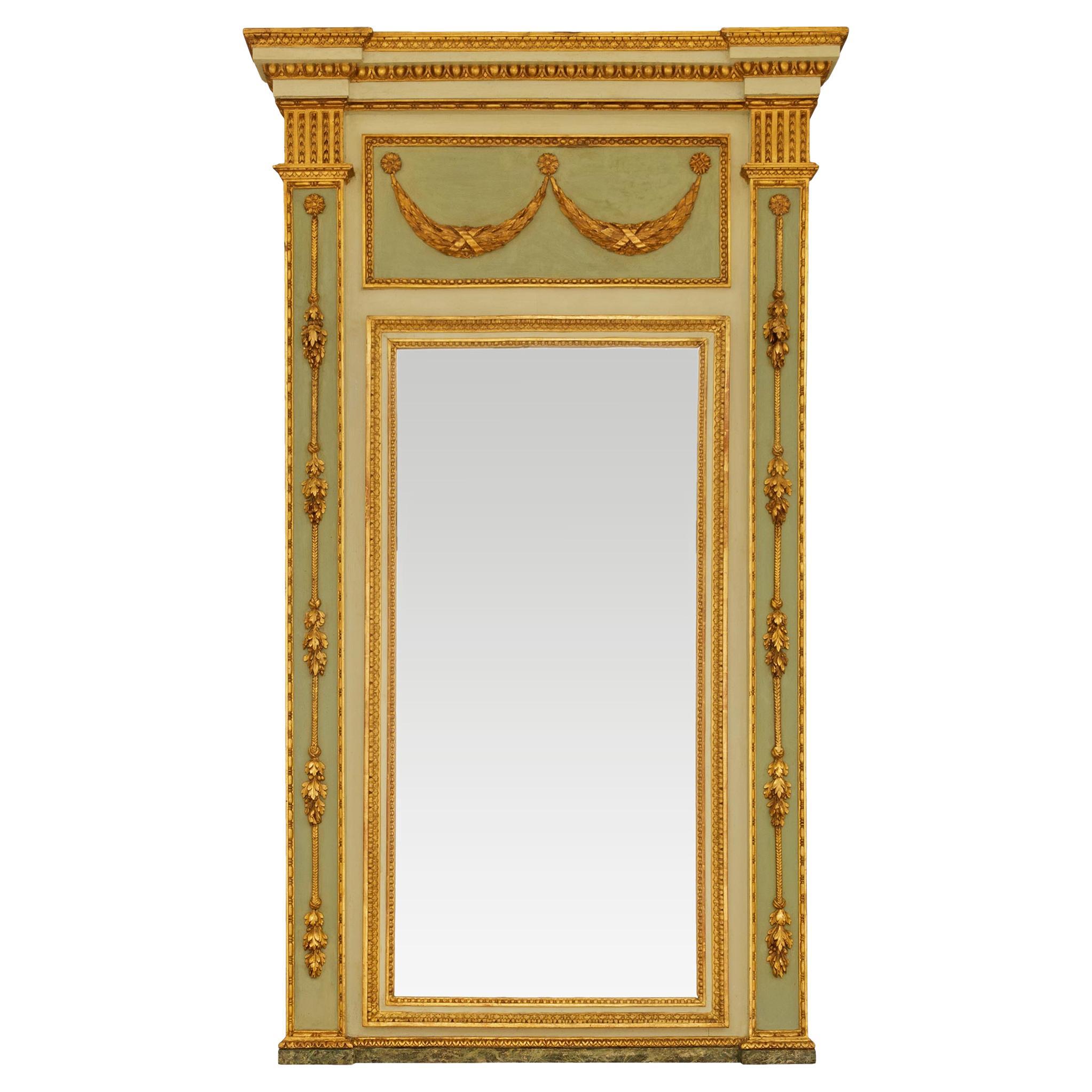 Italie du Nord Miroir en bois doré d'époque Louis XVI du XVIIIe siècle