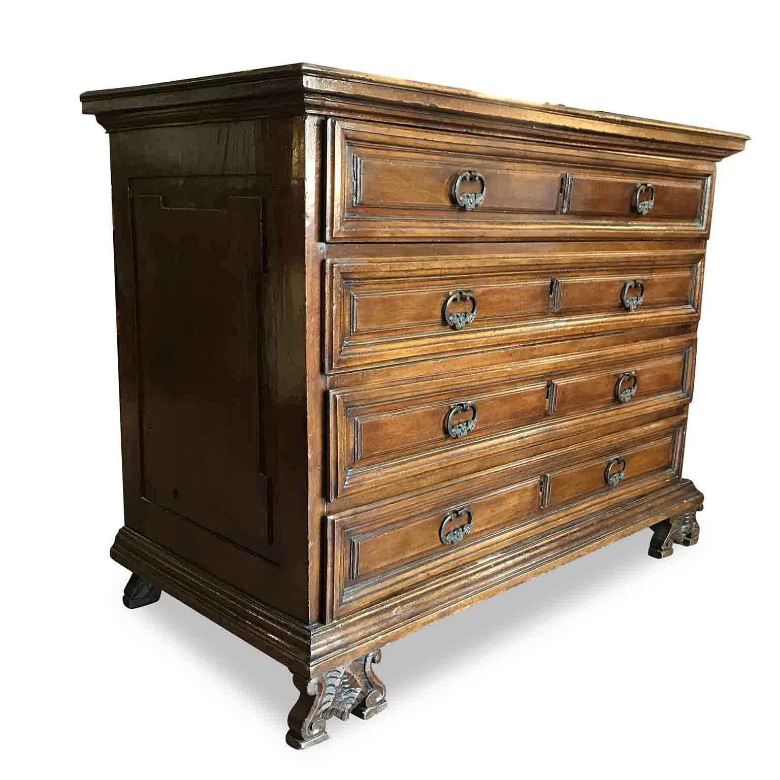 Northern Italian Baroque Walnut Commode 18th Century Chest of Four Drawers 4