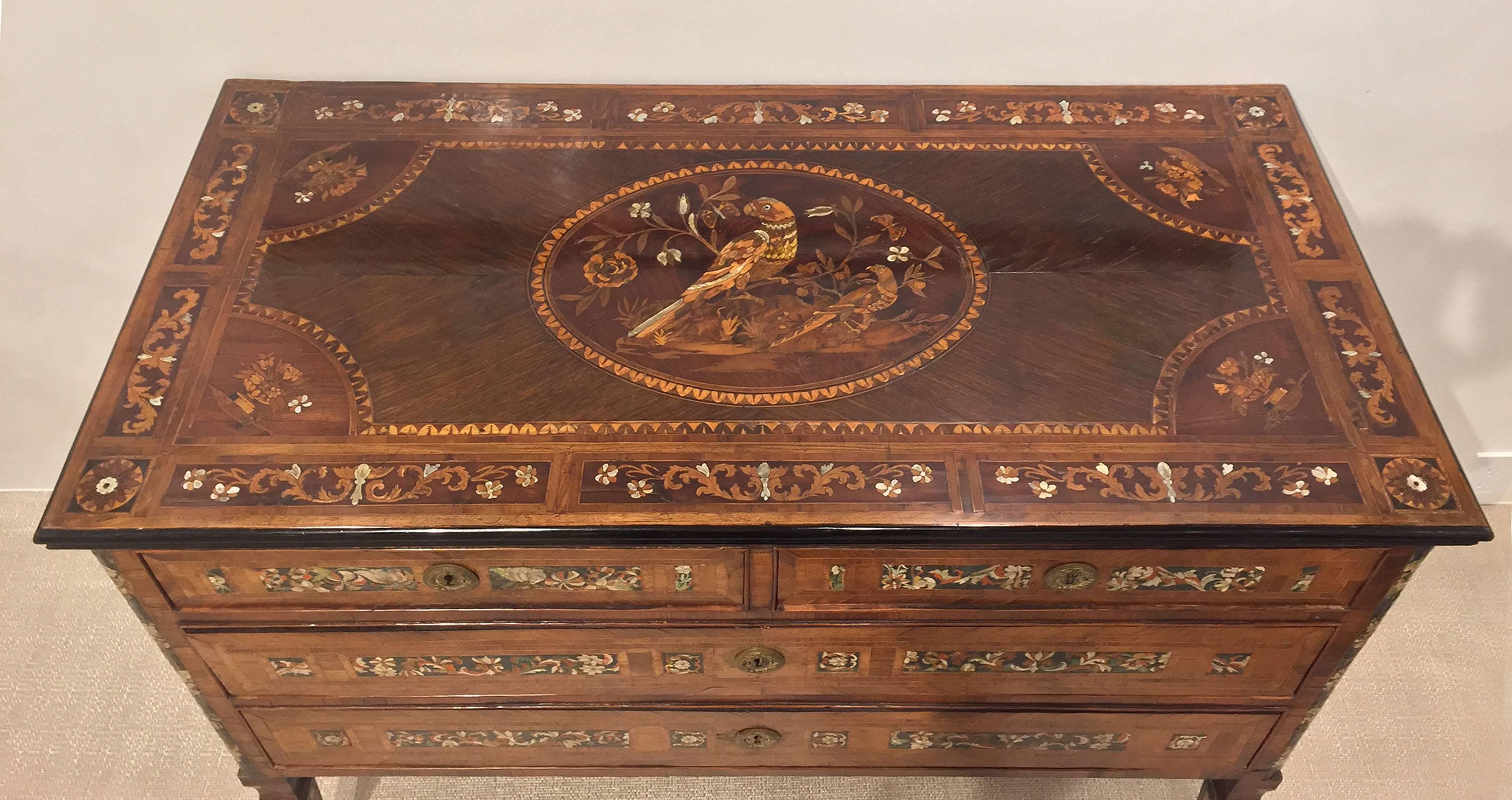 Northern Italian circa 1785 Neoclassic Marquetry Commode In Good Condition In New York, NY