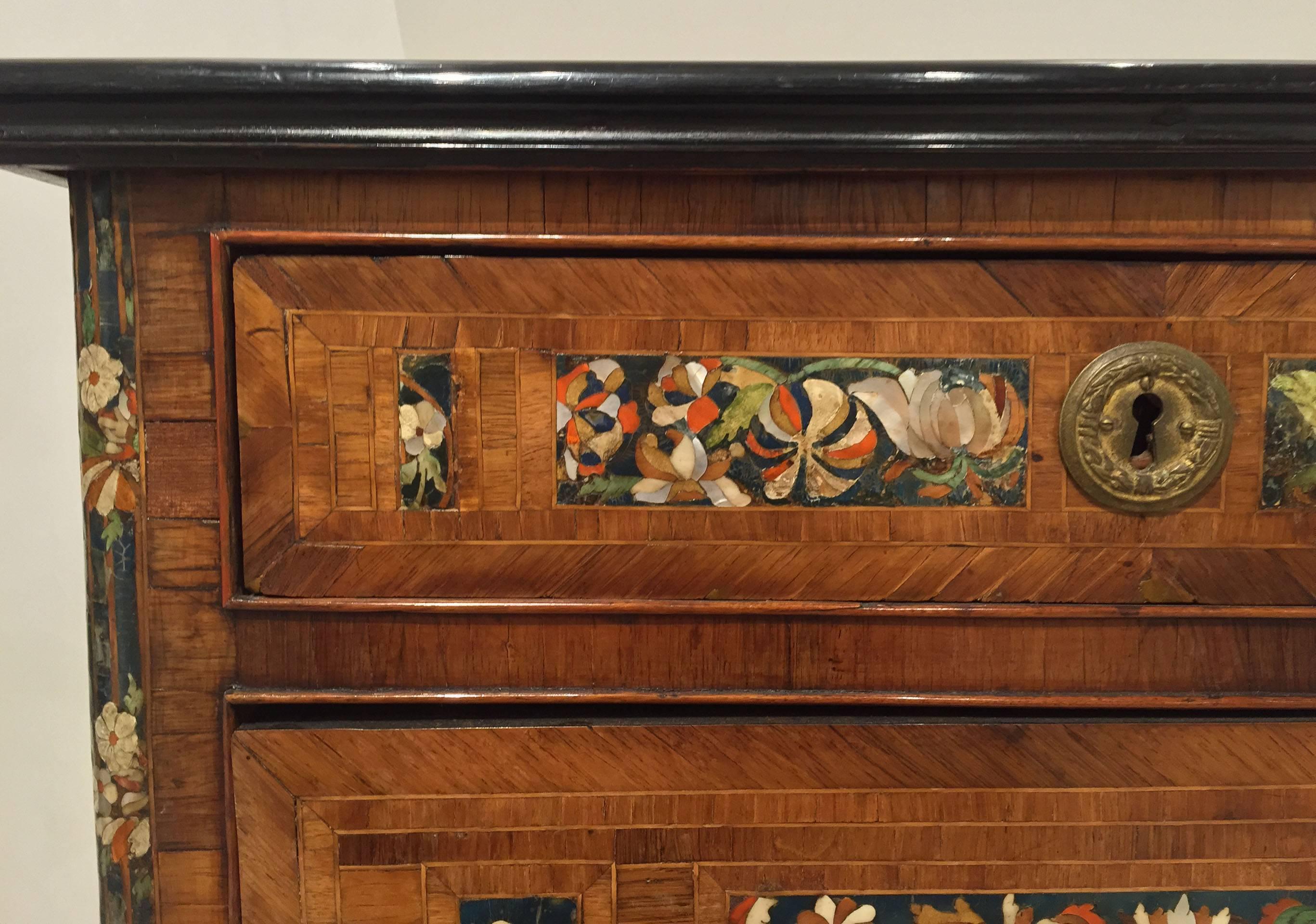 Mother-of-Pearl Northern Italian circa 1785 Neoclassic Marquetry Commode
