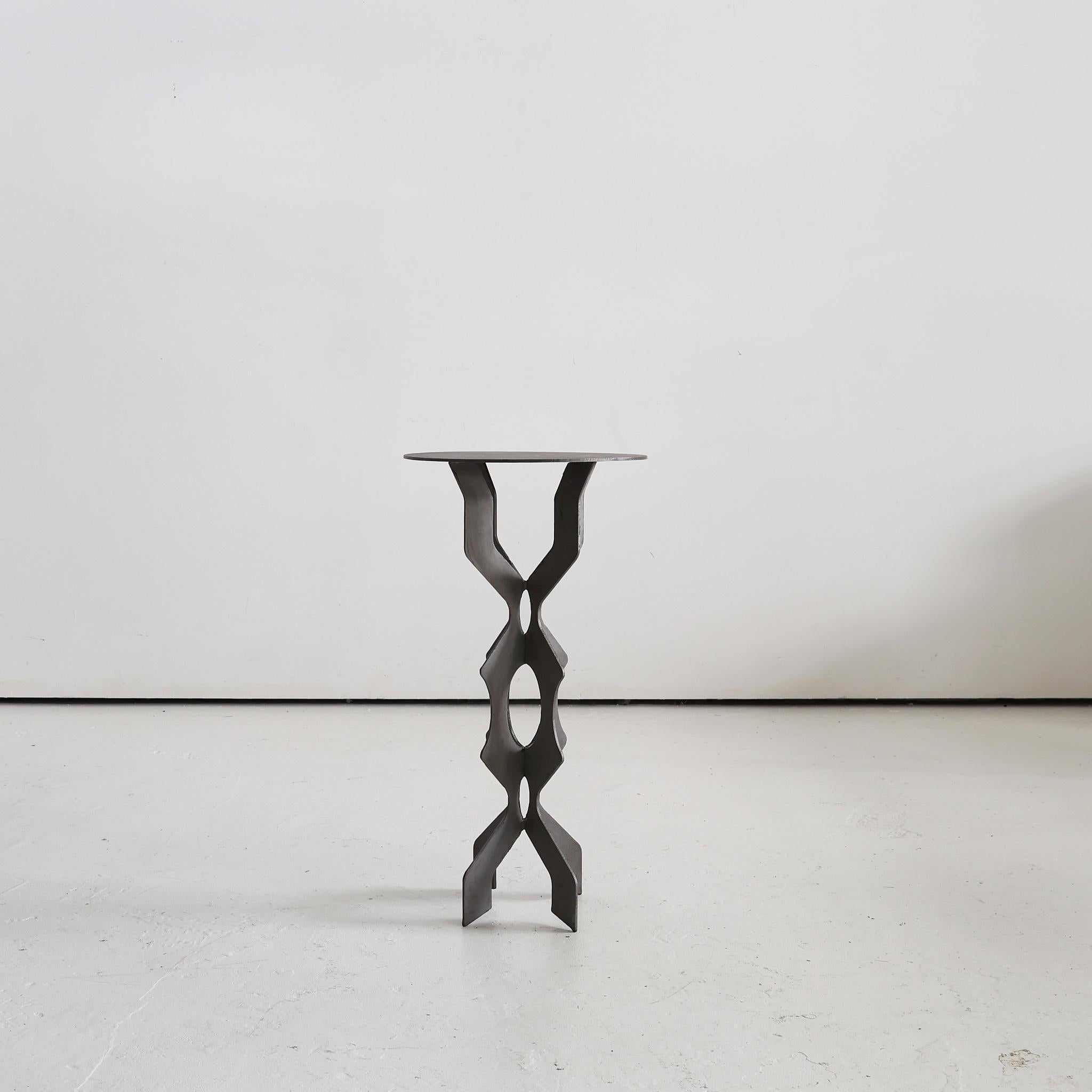 Mesa auxiliar de acero corten del norte de Italia en venta 4