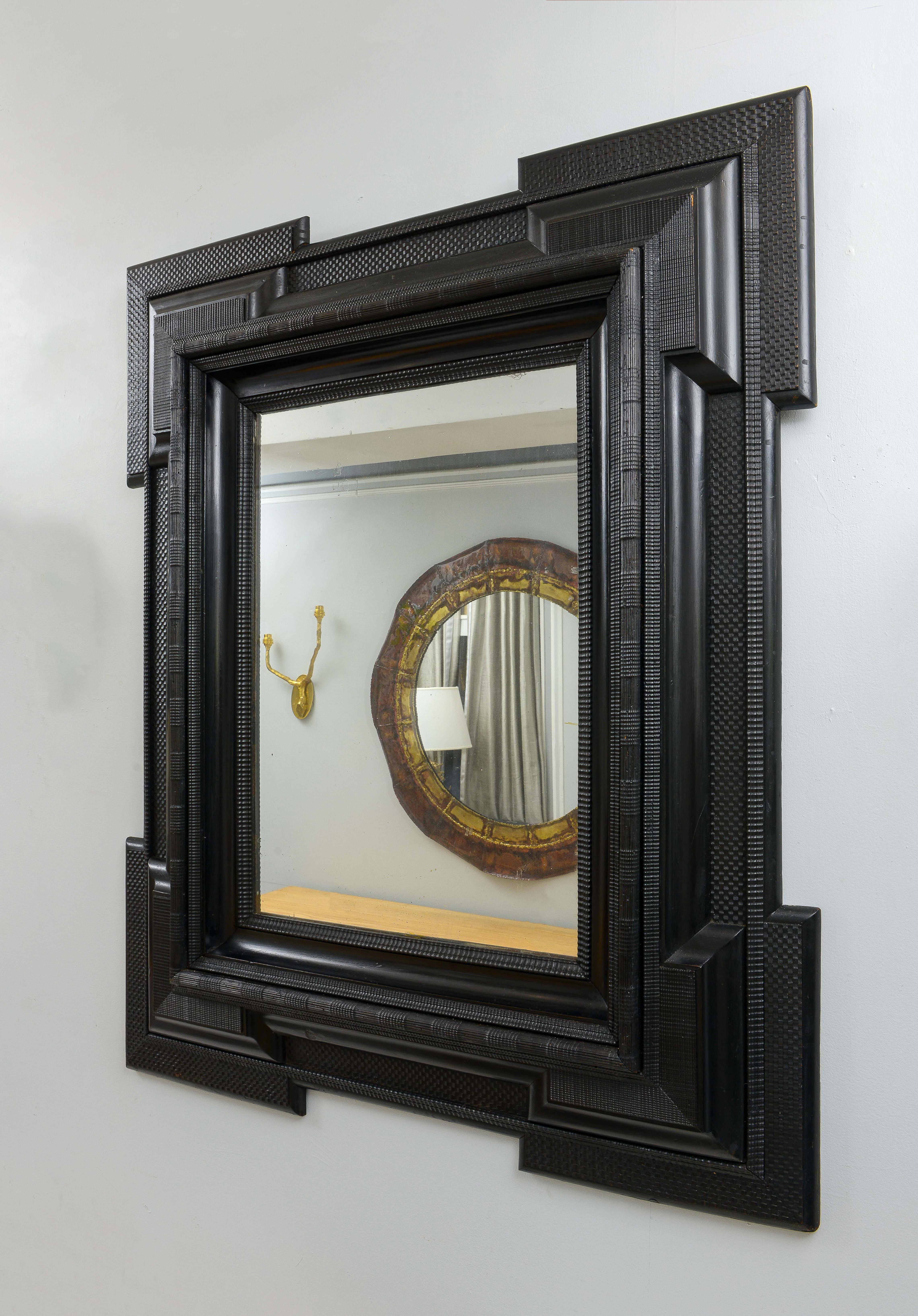 Northern Italian Hand-Carved Mirror in the Baroque Manner  In Excellent Condition For Sale In New York, NY