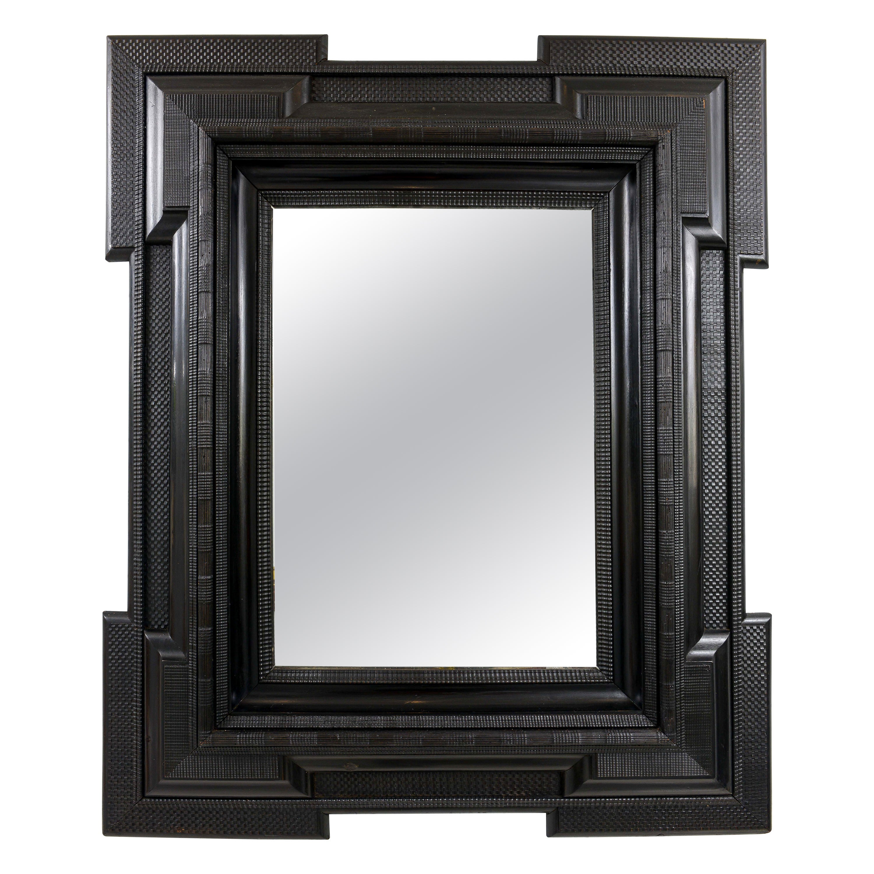 Miroir d'Italie du Nord sculpté à la main de style baroque