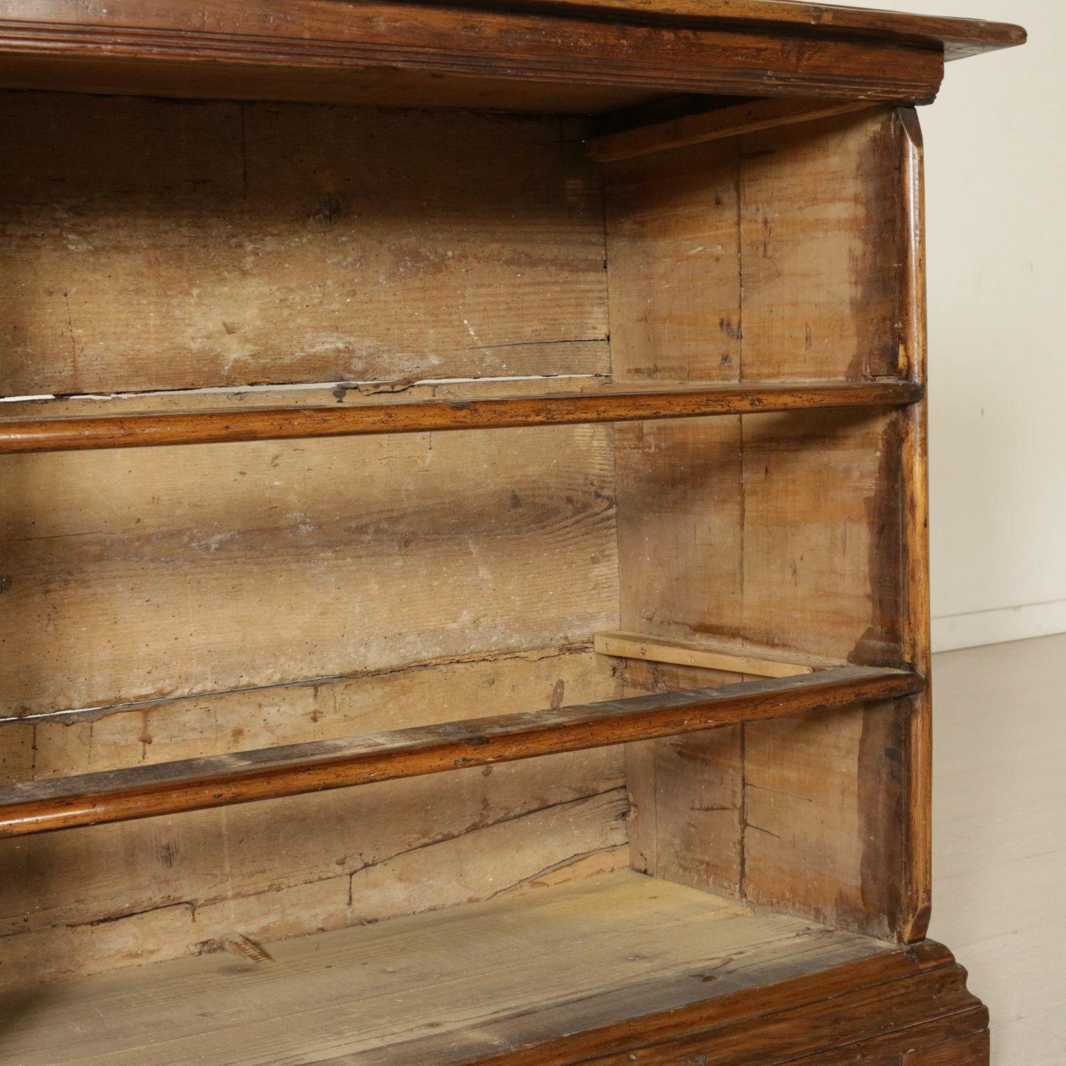 Northern Italian Inlaid Walnut Chest of Drawers, 18th Century 2