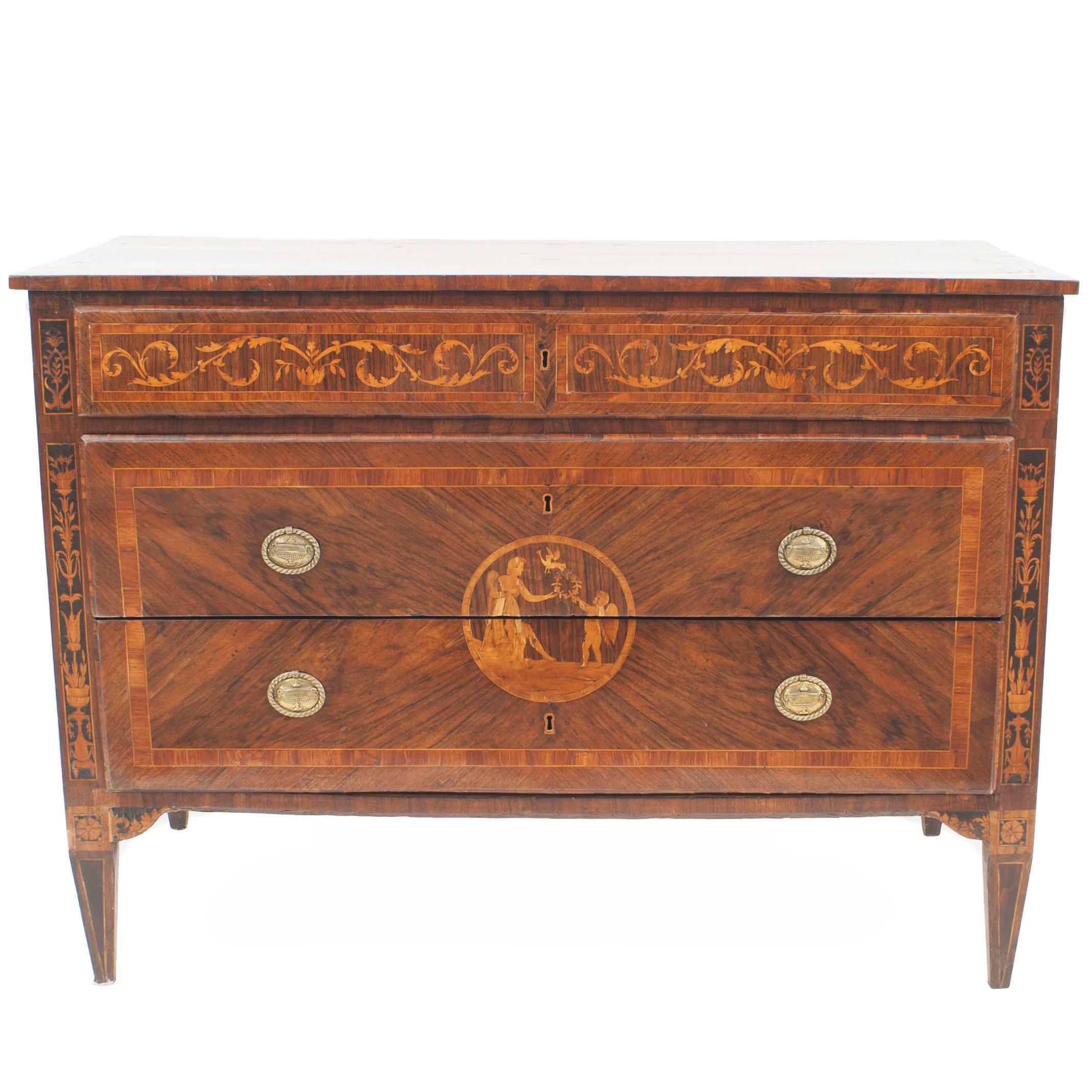 Commode italienne néo-classique en noyer avec marqueterie