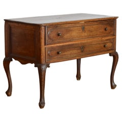 Commode à deux tiroirs en noyer d'Italie du Nord de la fin de la période LXIV, vers 1730