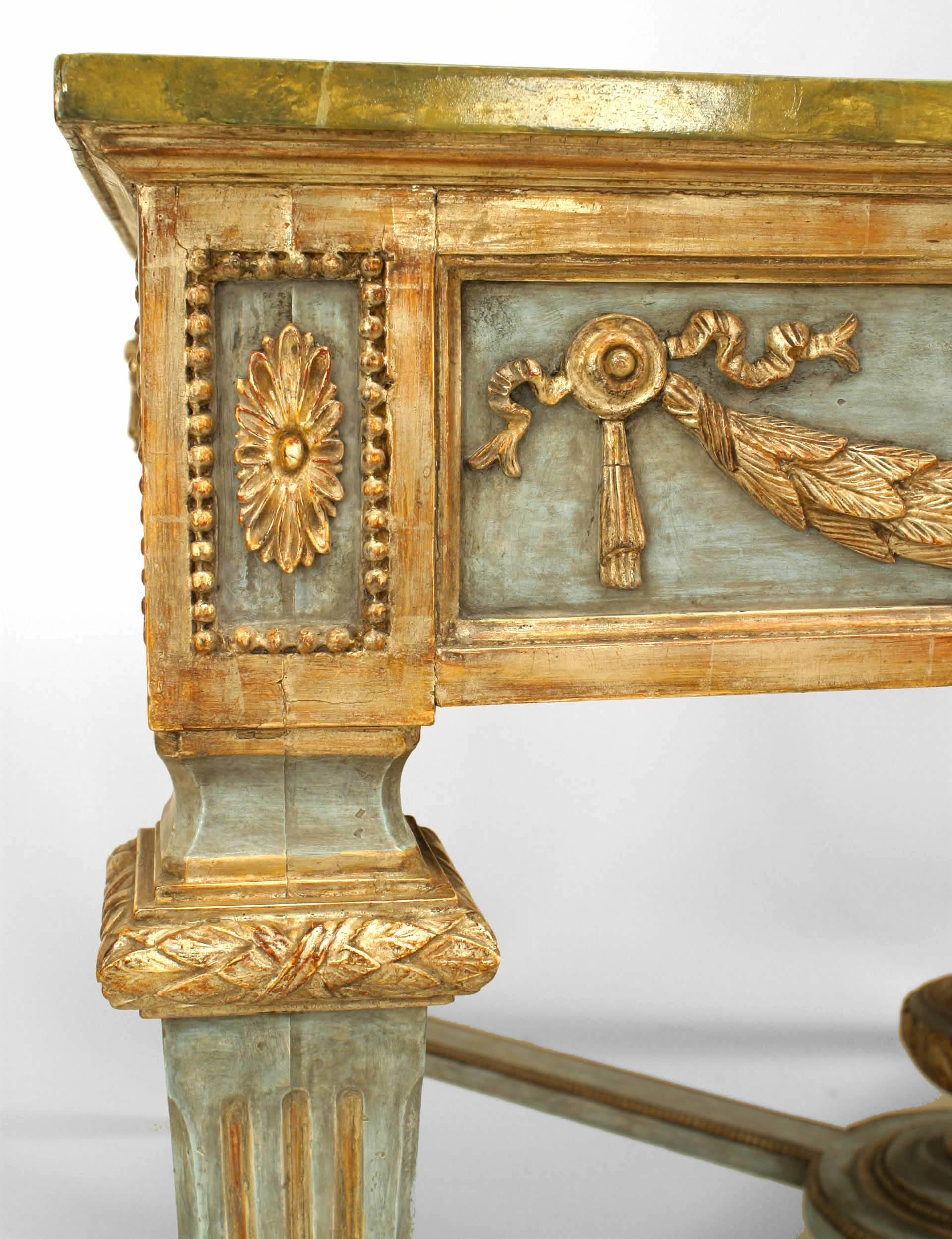 Néoclassique Table centrale en faux marbre néo-classique d'Italie du Nord en vente