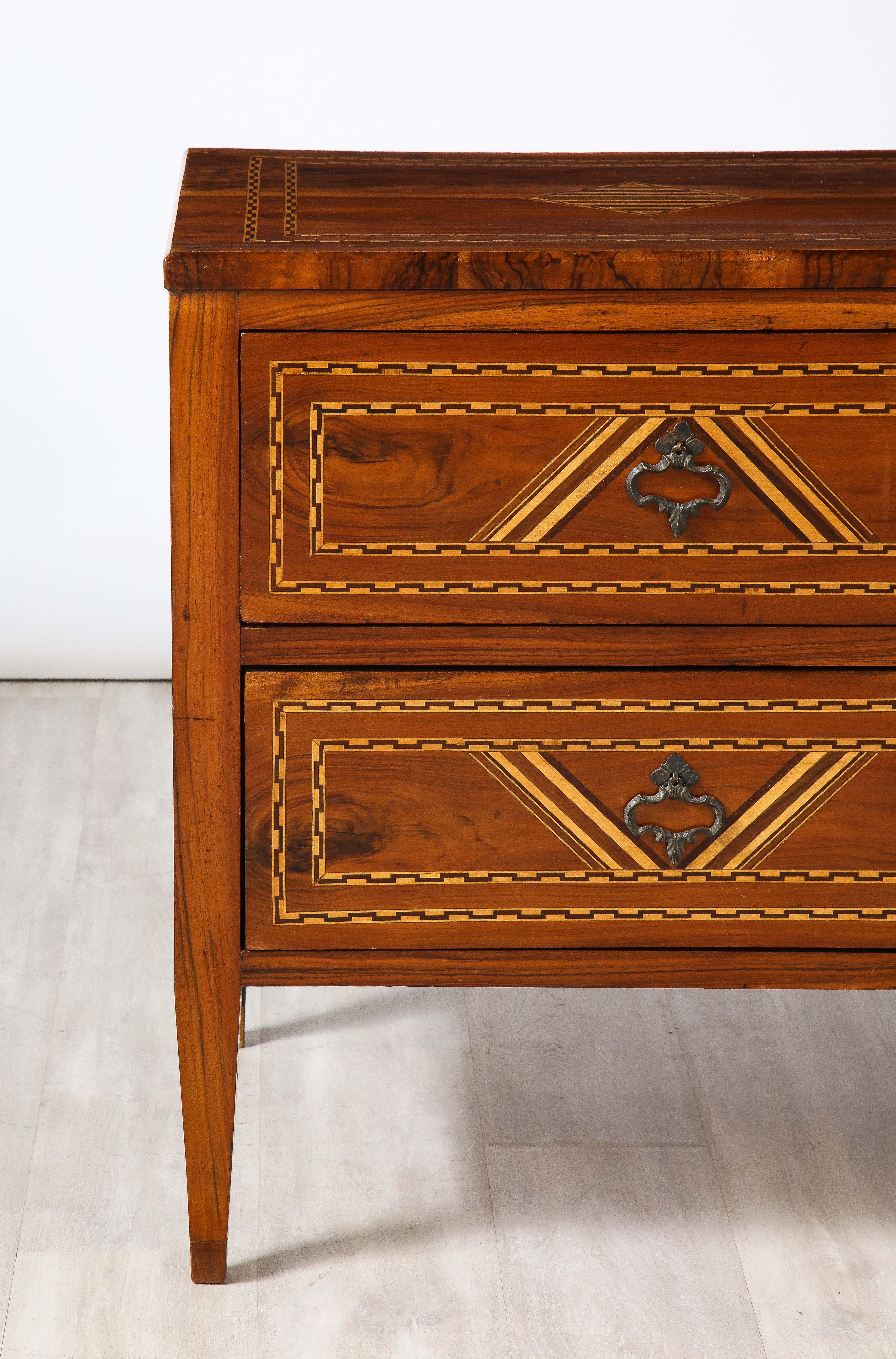 Inlay Northern Italian Neoclassical Walnut Inlaid Marquetry Commode, Chest of Drawers