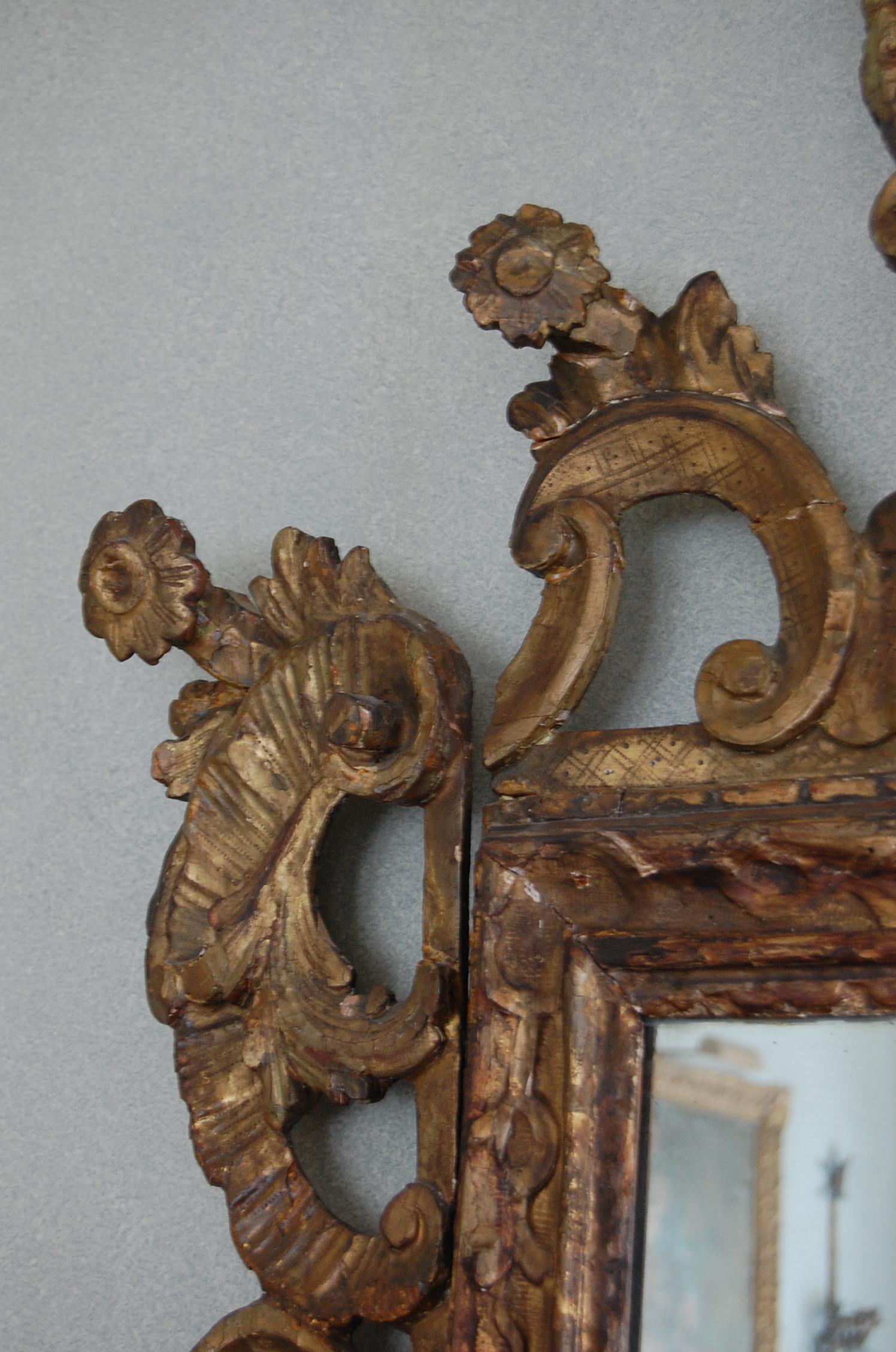 Northern Italian Rococo Giltwood Mid-18th Century Mirror For Sale 6