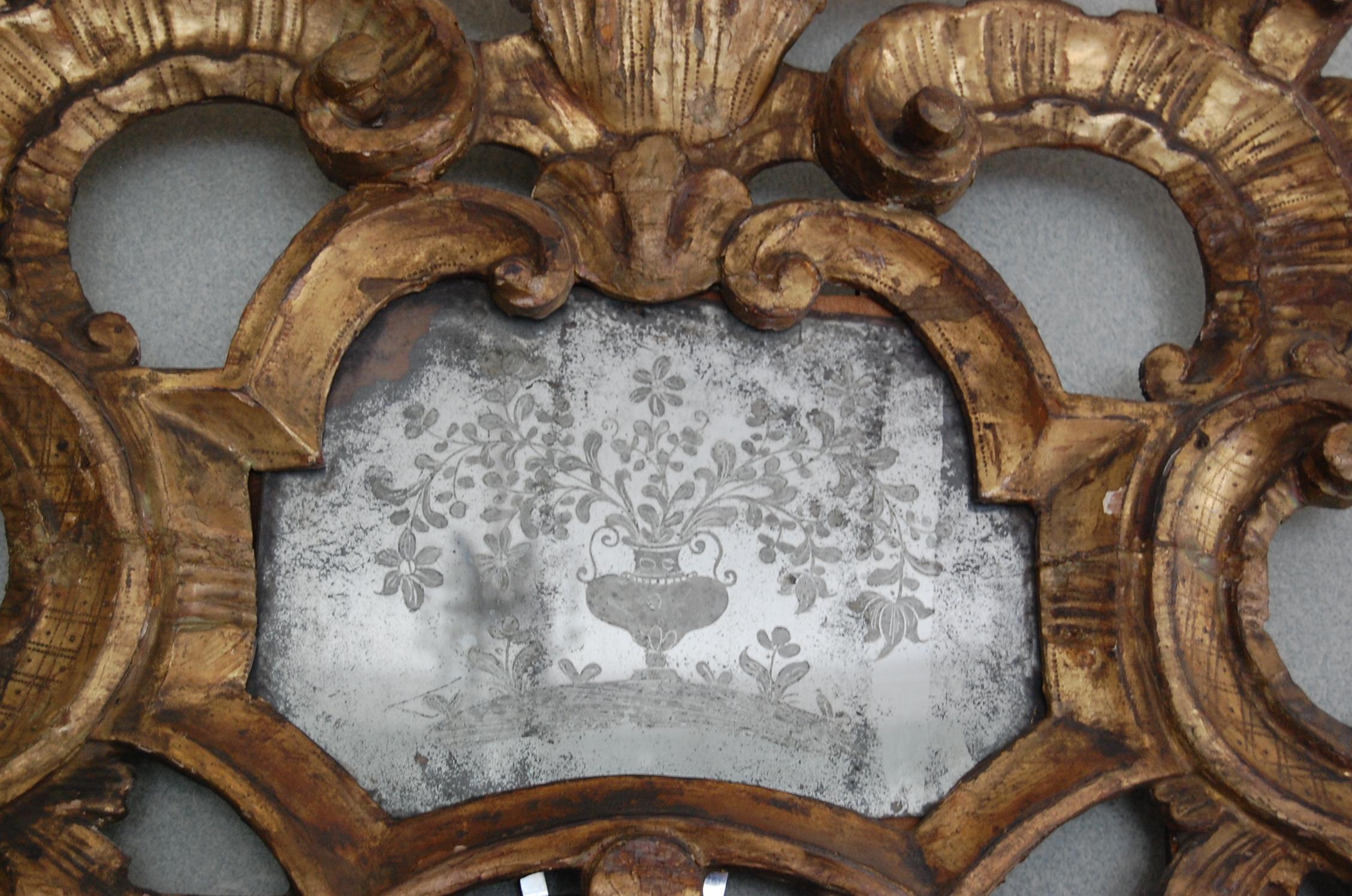 Northern Italian Rococo Giltwood Mid-18th Century Mirror For Sale 4