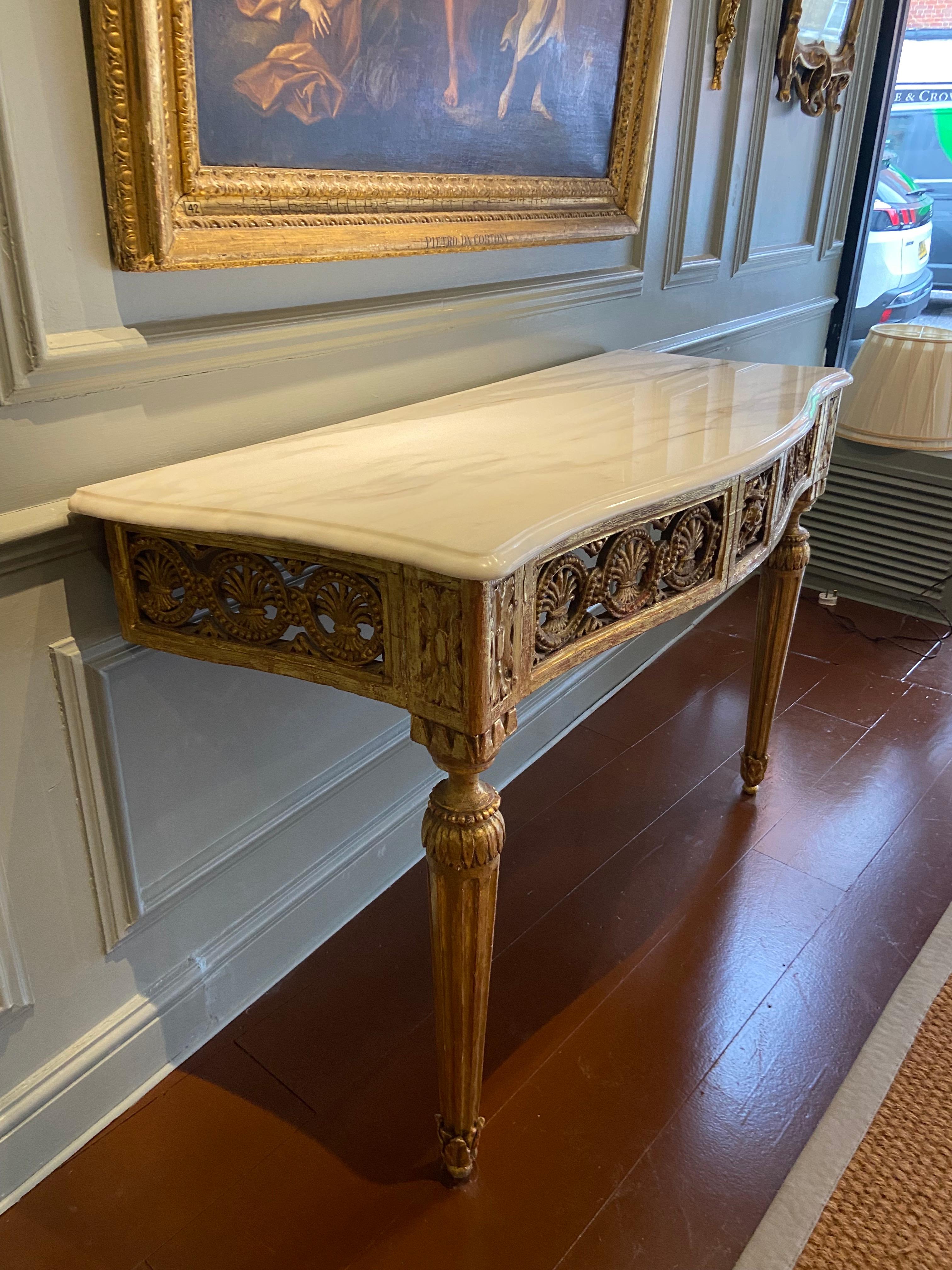 Table console en bois doré sculpté et serpentin d'Italie du Nord, fin du XVIIIe siècle en vente 6