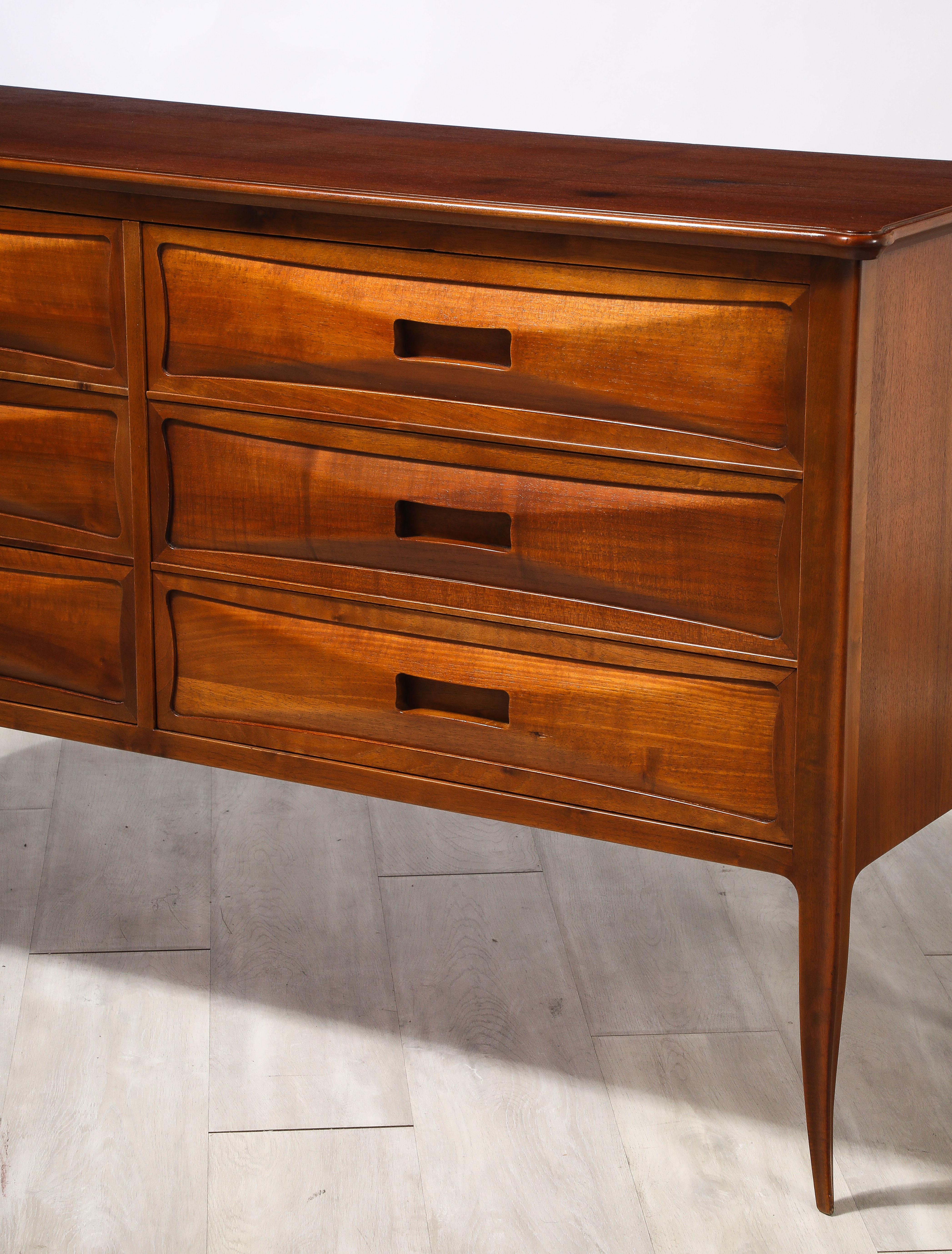 Italiano Commode in noce dell'Italia settentrionale, Italia, 1950 circa in vendita