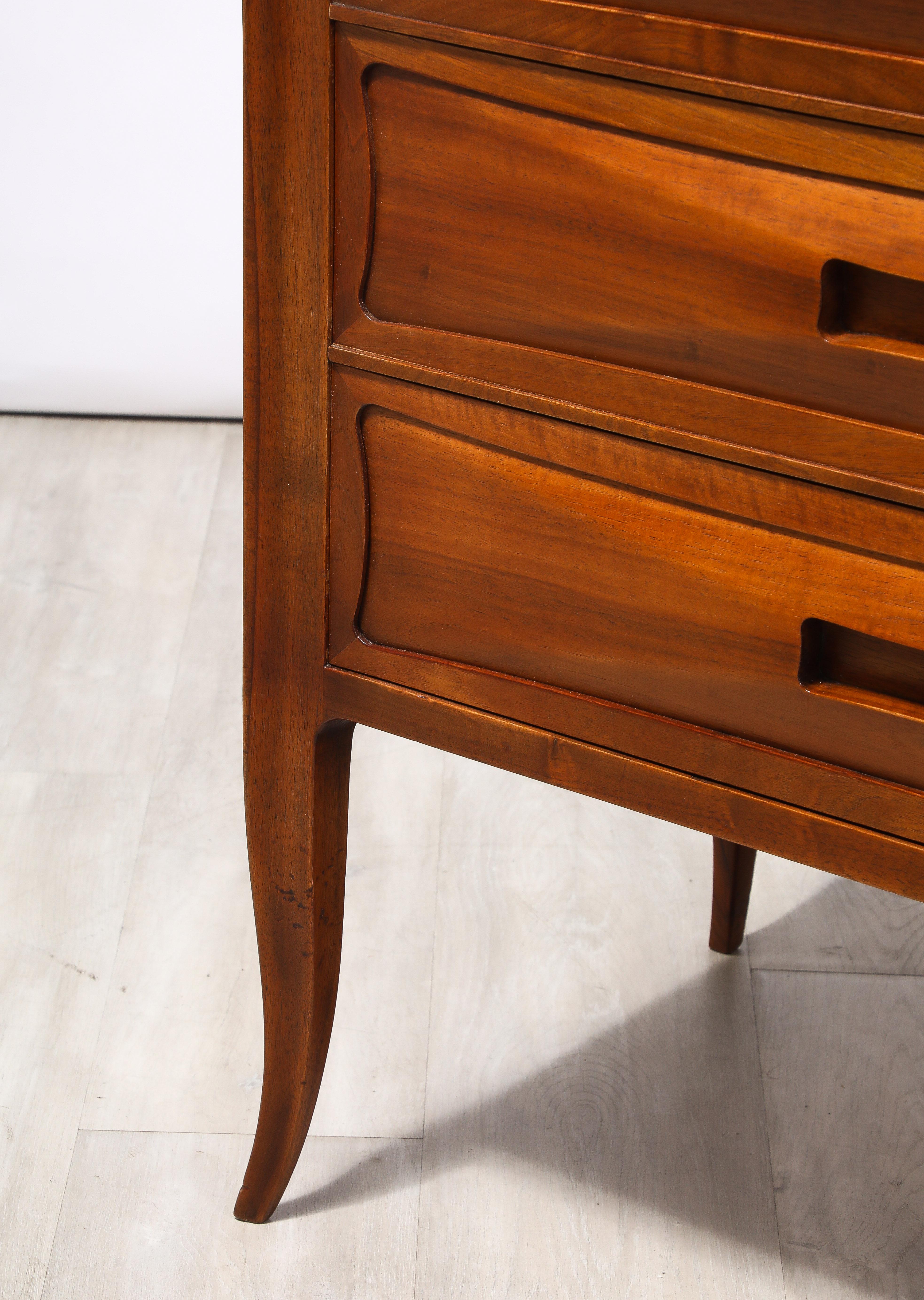 Commode in noce dell'Italia settentrionale, Italia, 1950 circa In condizioni buone in vendita a New York, NY