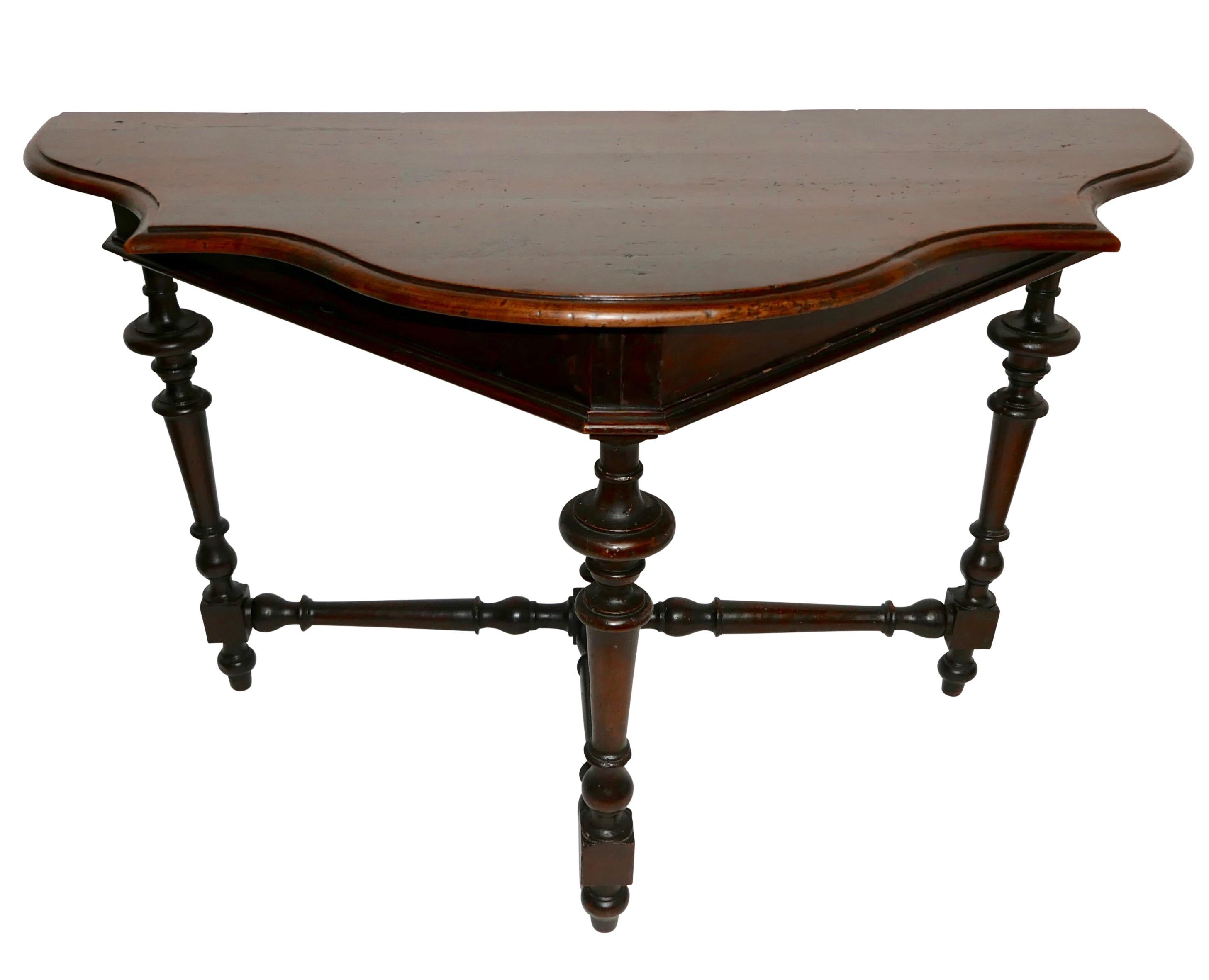 Northern Italian Walnut Console Table, Early 19th Century For Sale 7
