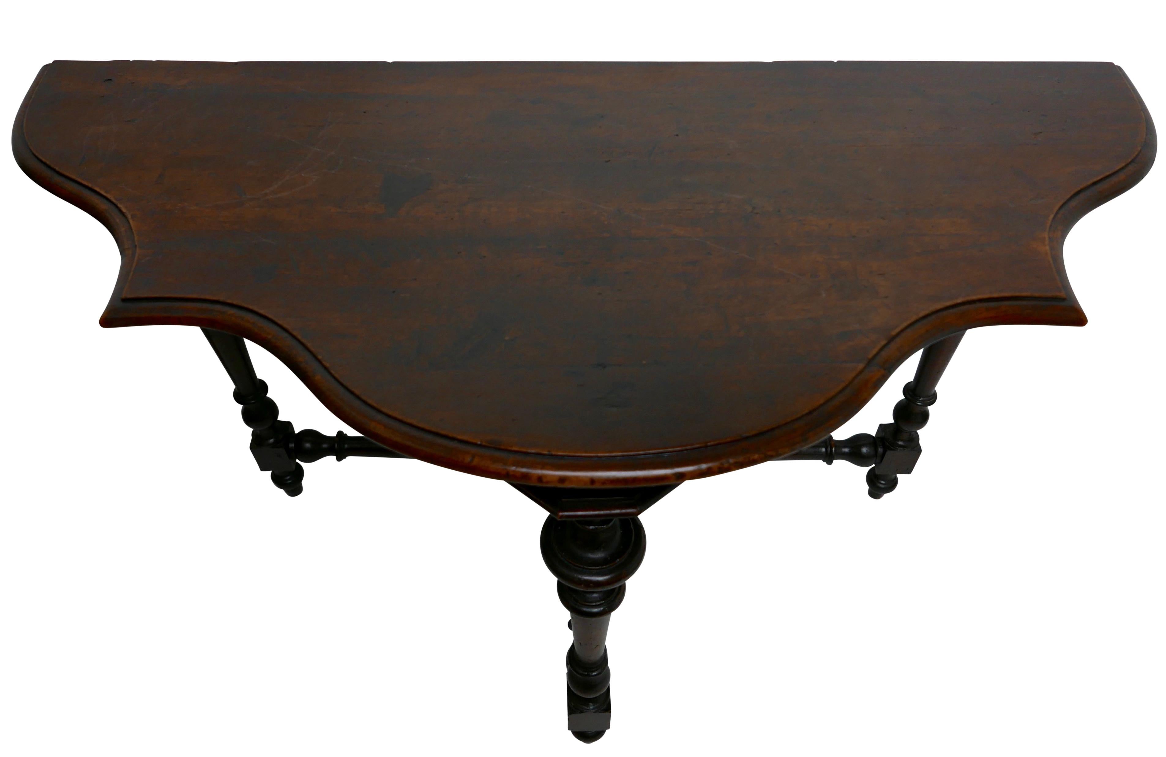 Northern Italian Walnut Console Table, Early 19th Century For Sale 9