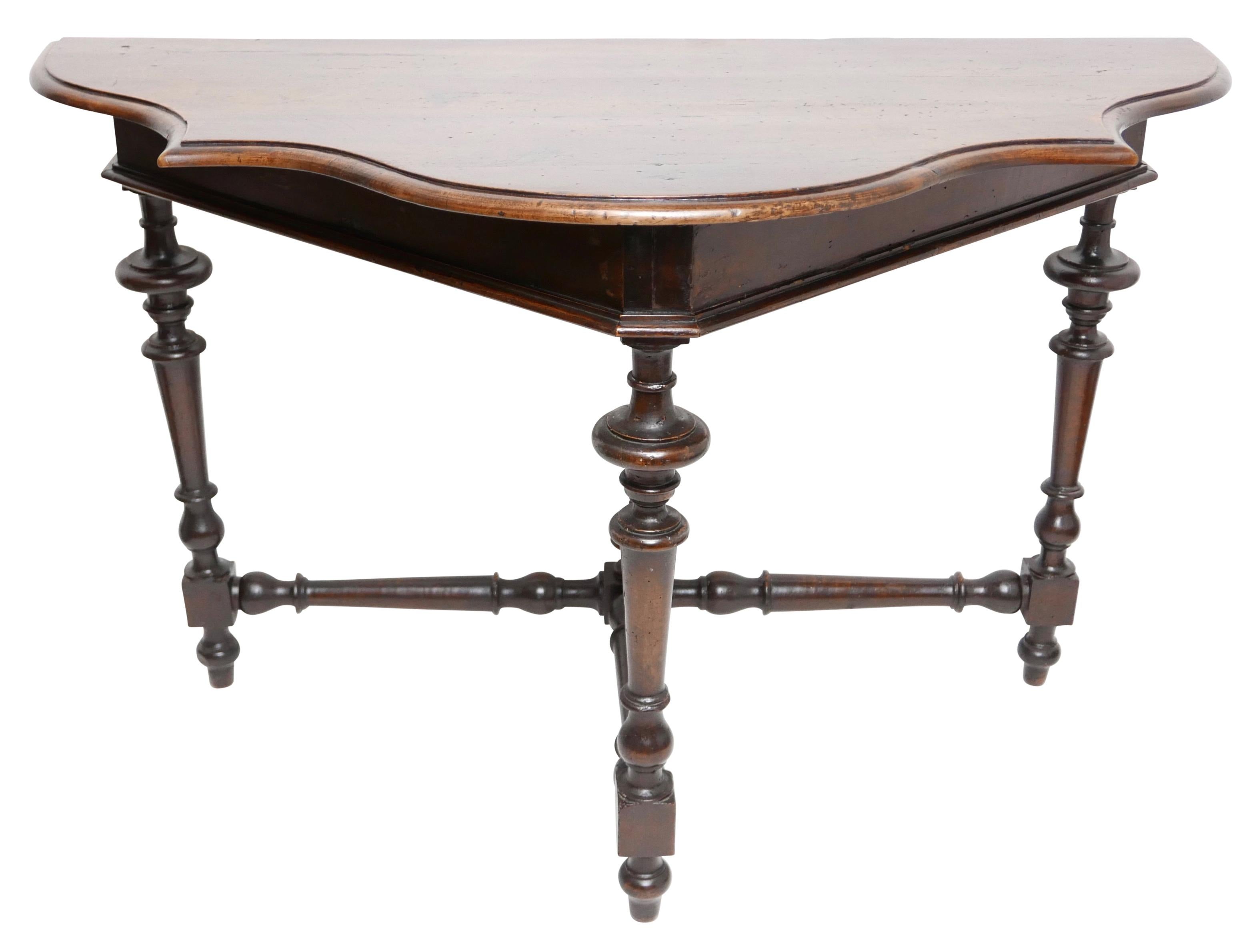 Northern Italian Walnut Console Table, Early 19th Century In Good Condition For Sale In San Francisco, CA