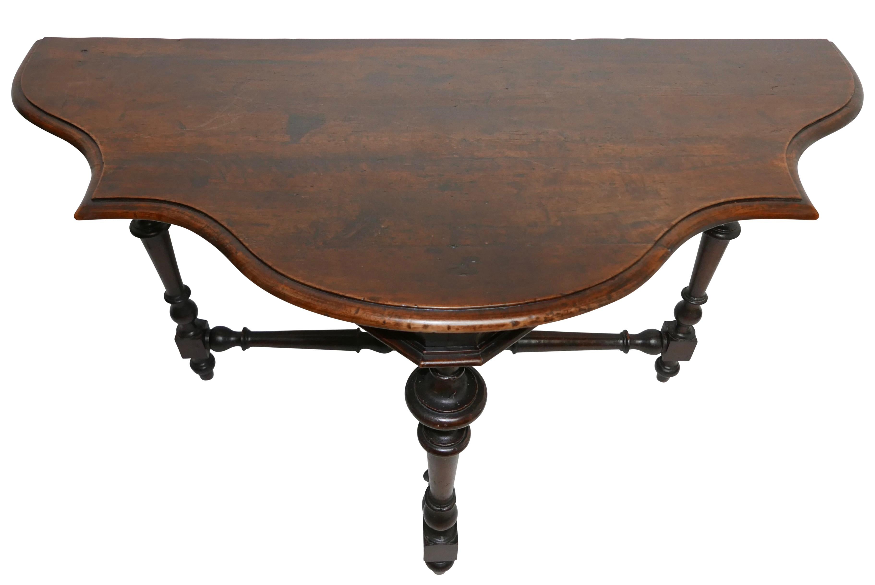 Northern Italian Walnut Console Table, Early 19th Century For Sale 6