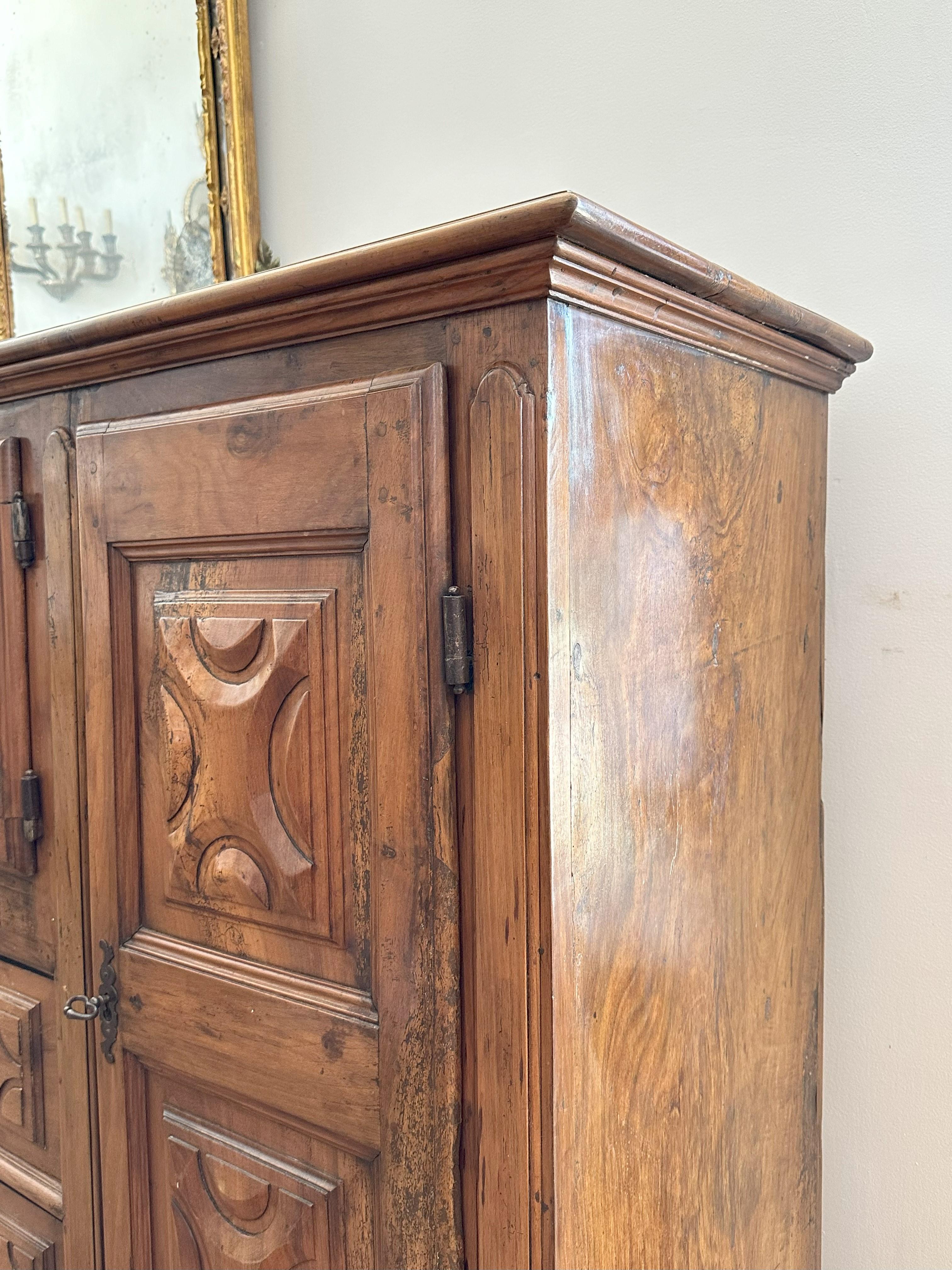 Northern Italian Walnut credenza - Circa 1800 For Sale 4