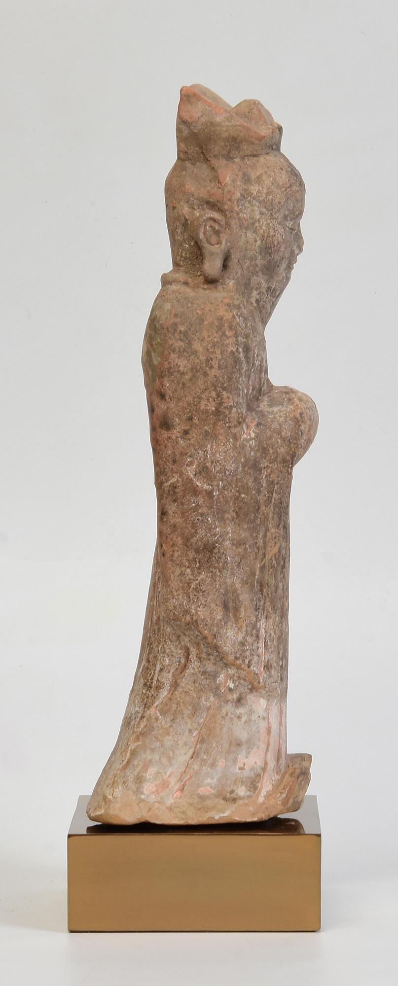 Northern Qi Dynasty, Antique Chinese Pottery Standing Court Man For Sale 6