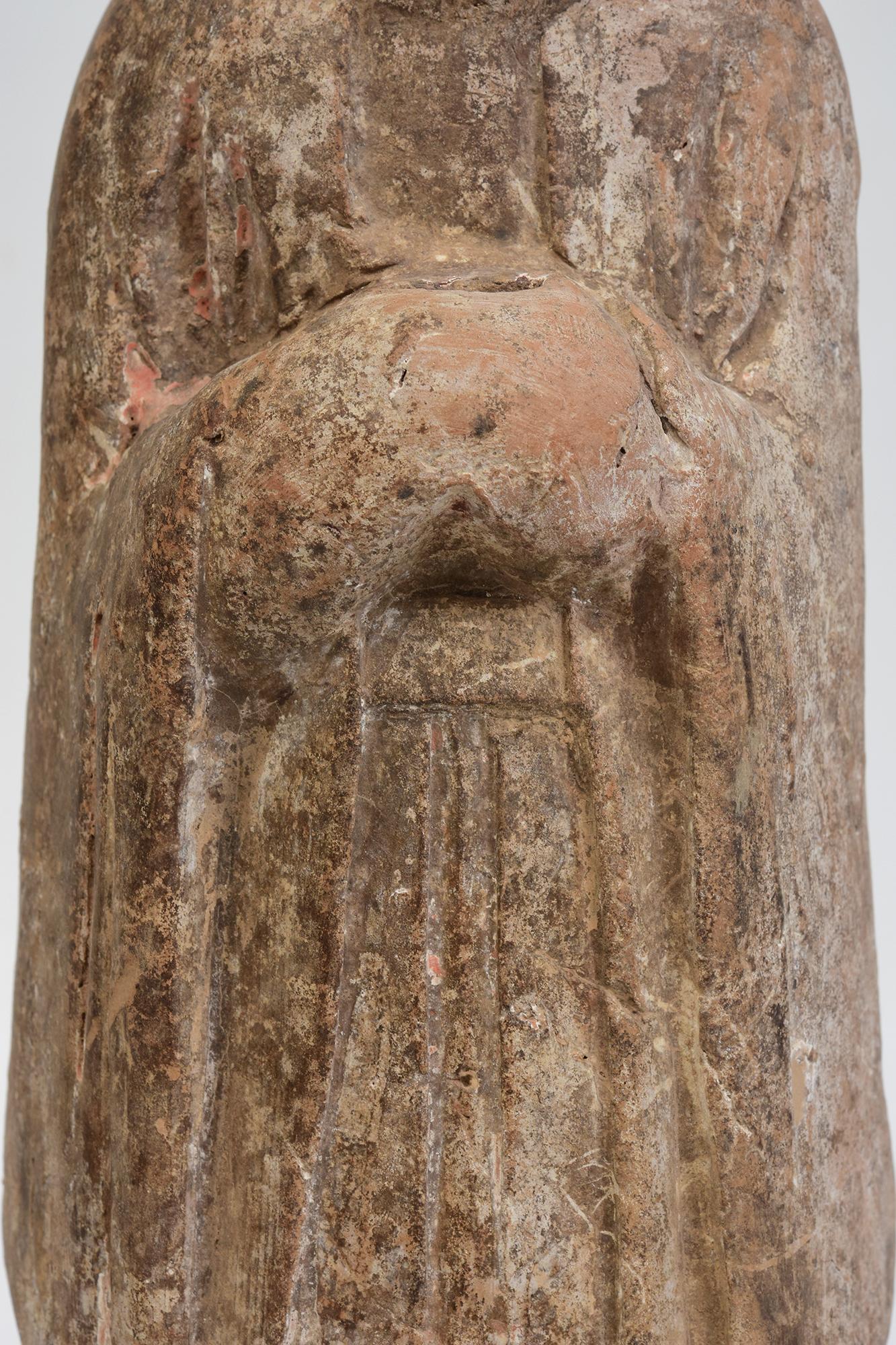 Northern Qi Dynasty, Antique Chinese Pottery Standing Court Man In Good Condition For Sale In Sampantawong, TH
