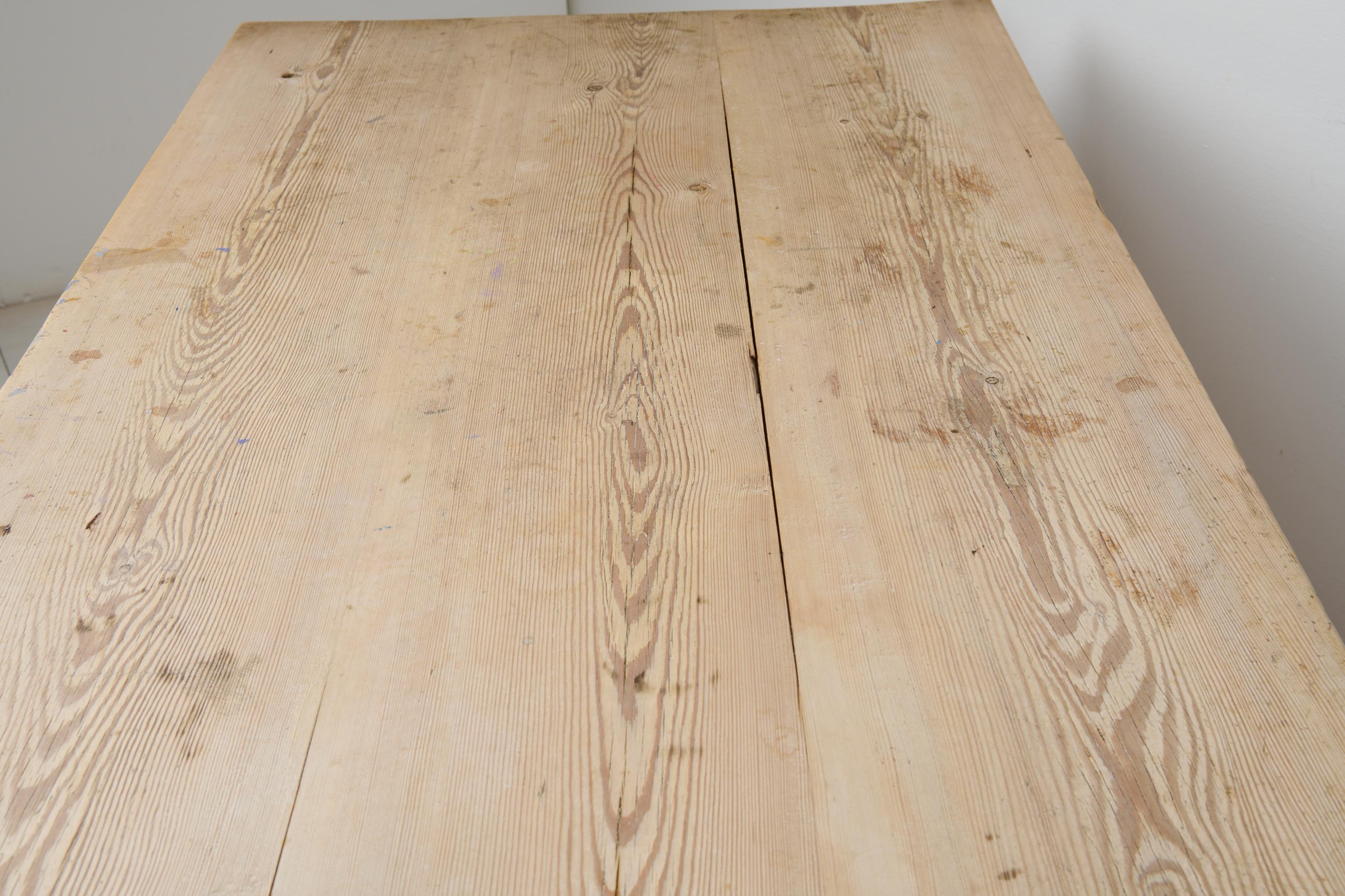 Bureau à tréteaux, table de salle à manger ou de travail en pin massif fait main, anciennement suédois du nord en vente 2