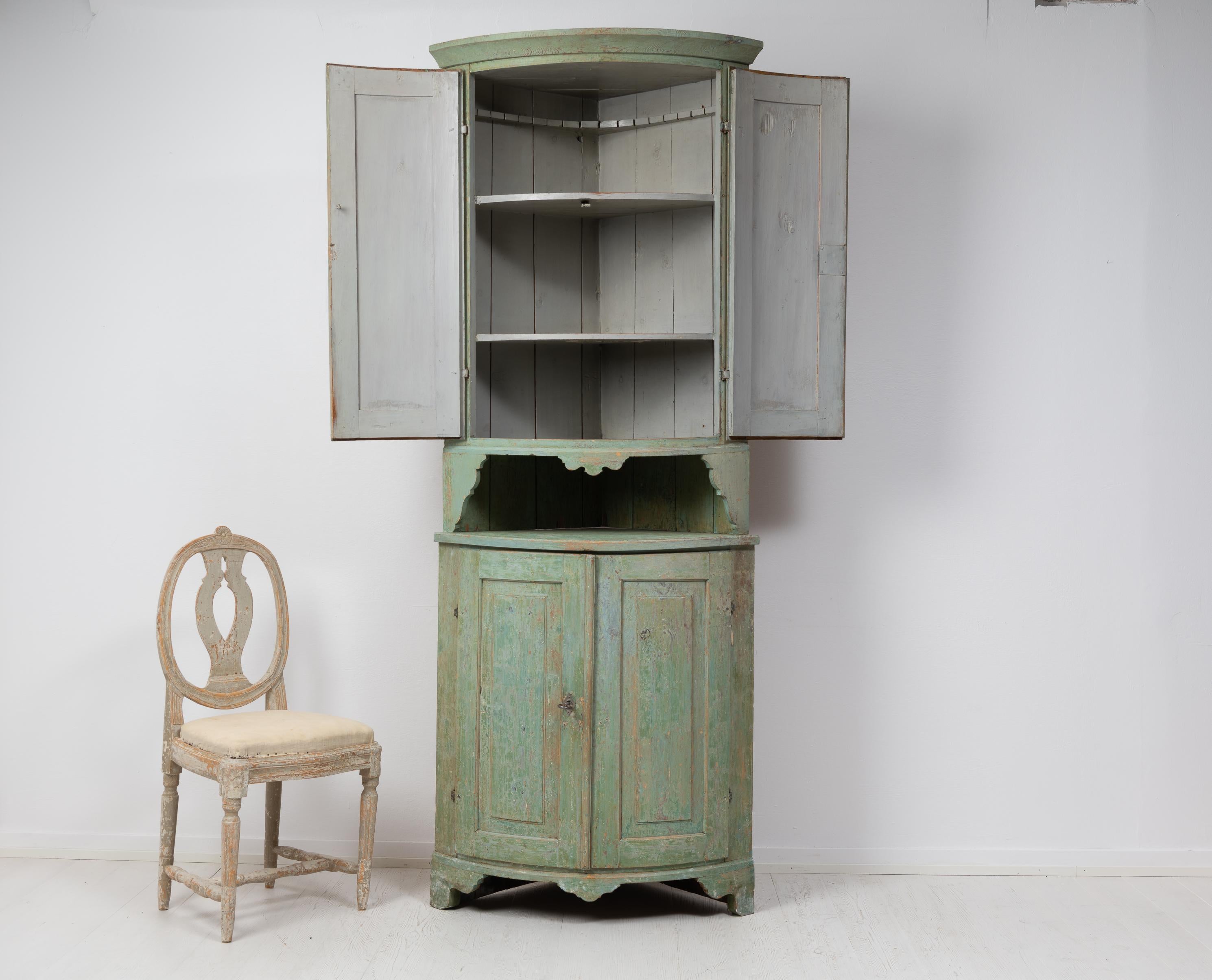 Hand-Crafted Northern Swedish Country Gustavian Corner Cabinet
