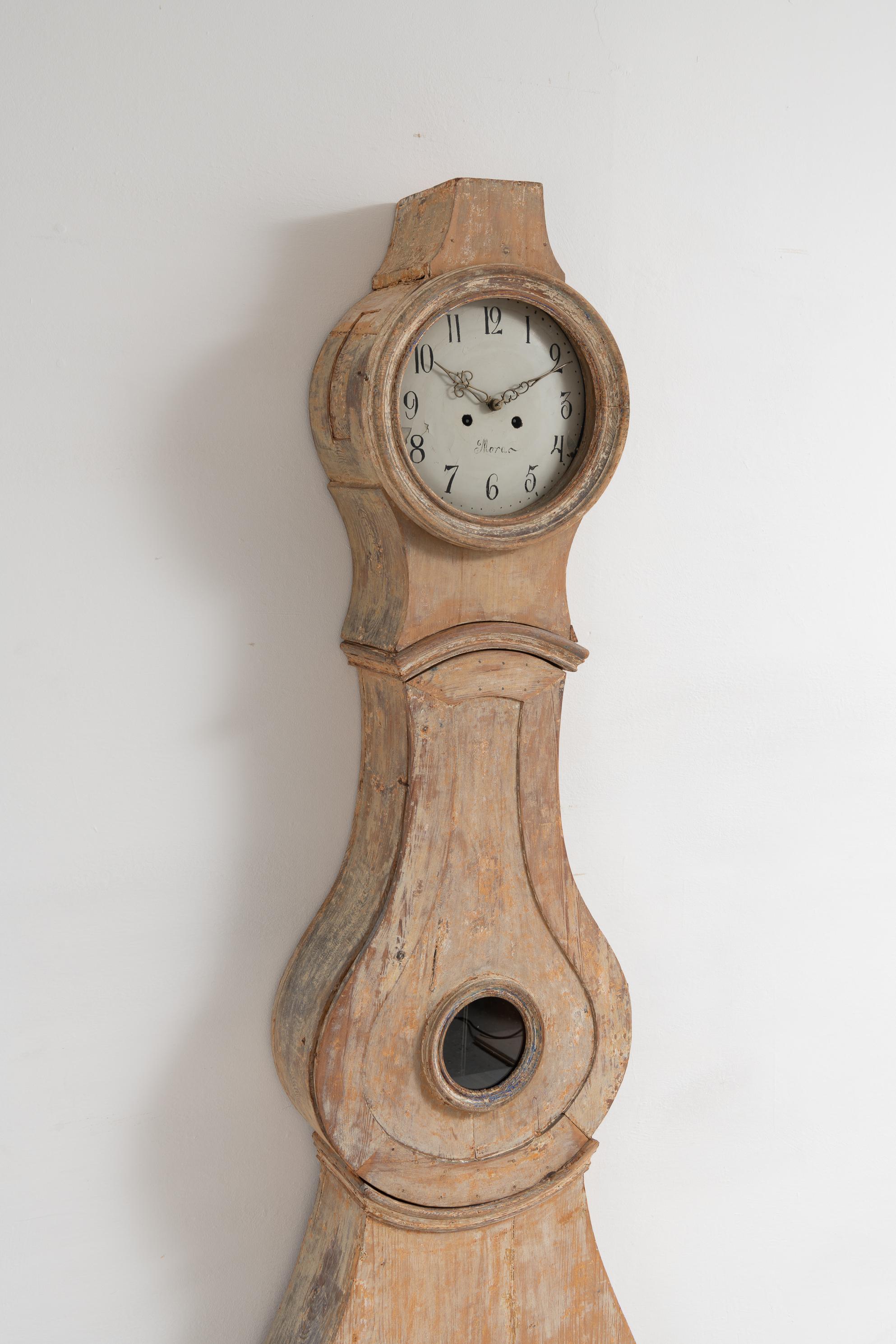 Northern Swedish Rococo Pine Long Case Clock In Good Condition In Kramfors, SE
