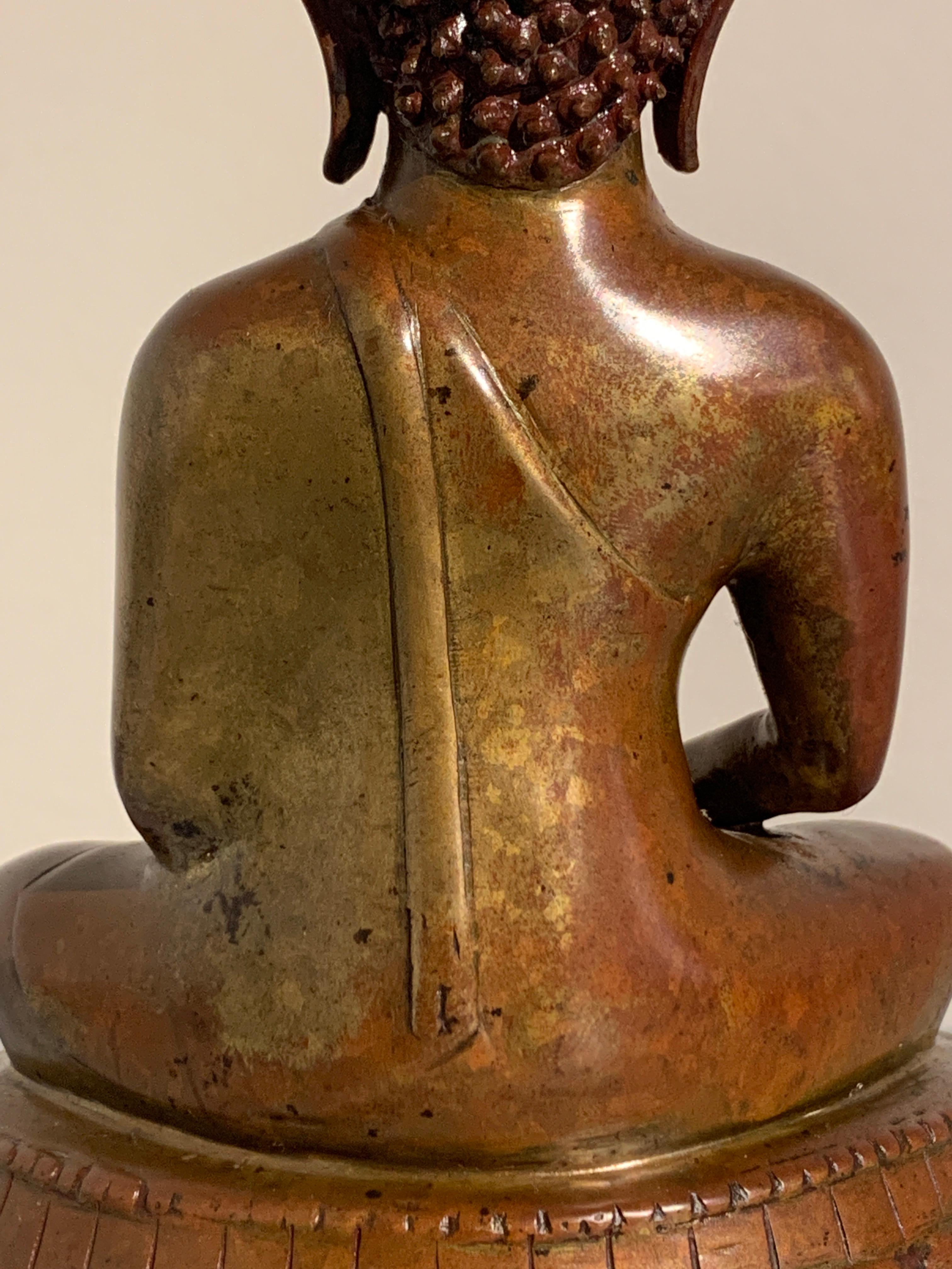 Northern Thai Lan Na Bronze Buddha Seated in Meditation, 15th-16th Century For Sale 7