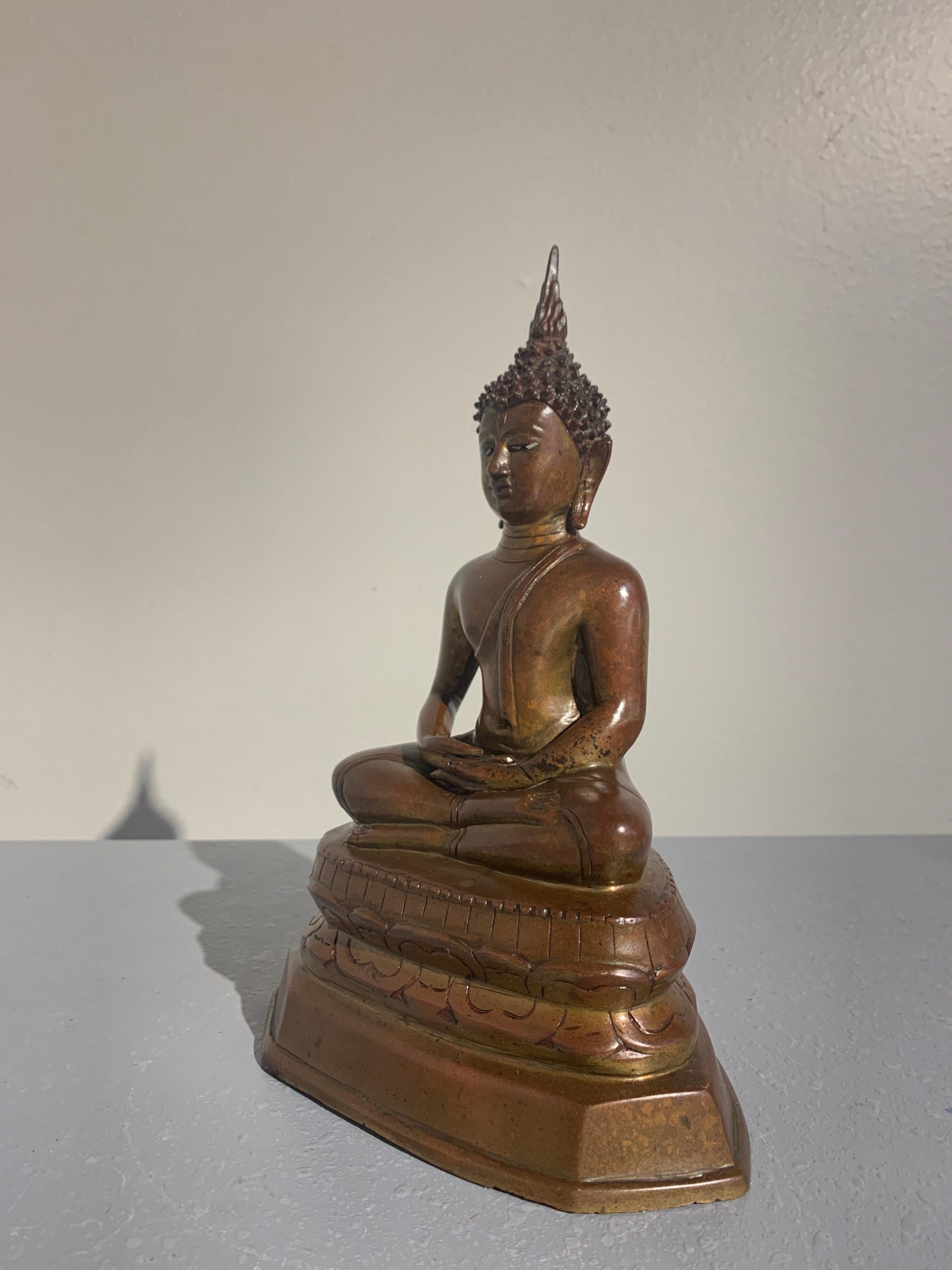 18th Century and Earlier Northern Thai Lan Na Bronze Buddha Seated in Meditation, 15th-16th Century For Sale