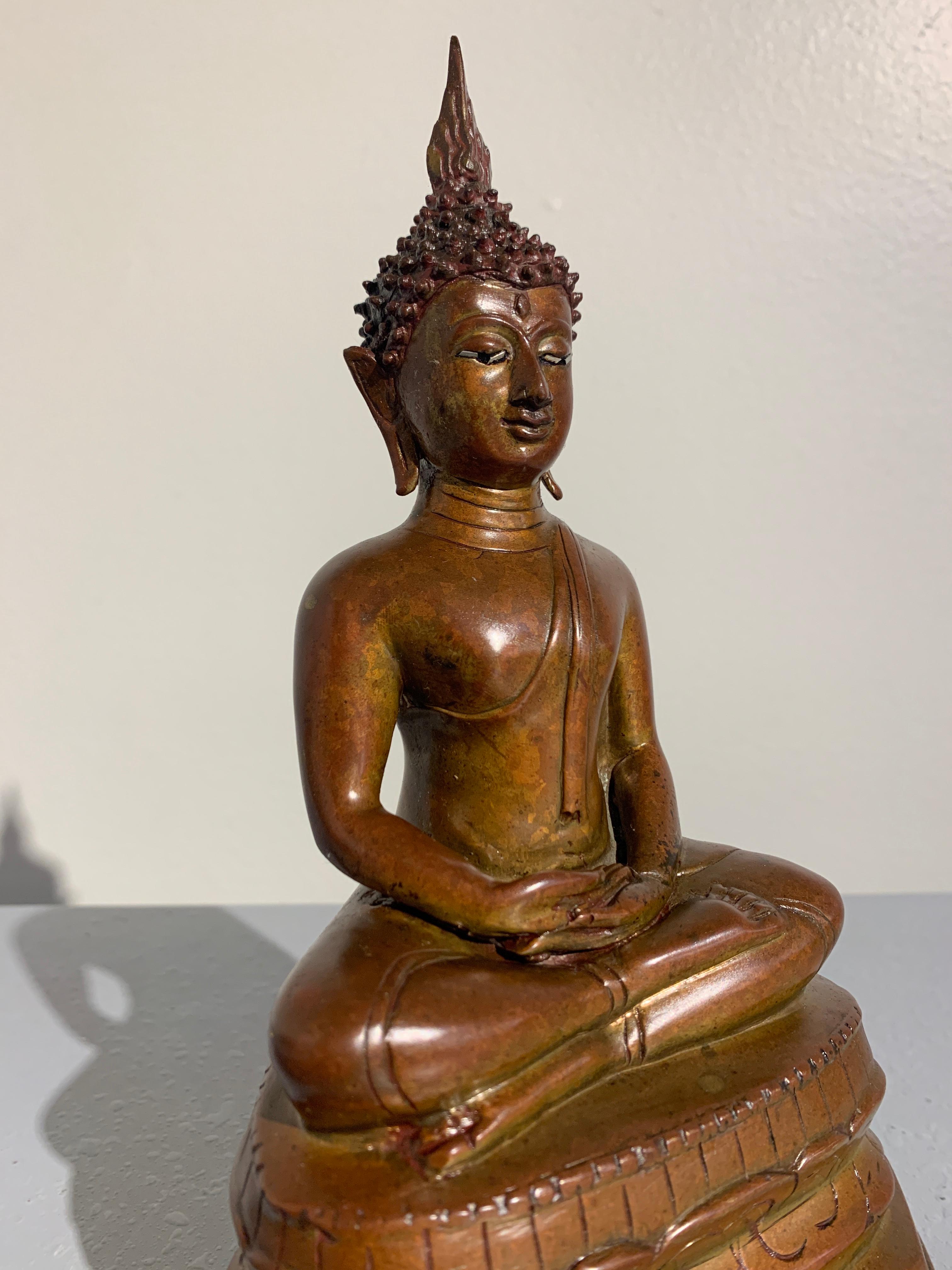 Northern Thai Lan Na Bronze Buddha Seated in Meditation, 15th-16th Century For Sale 4