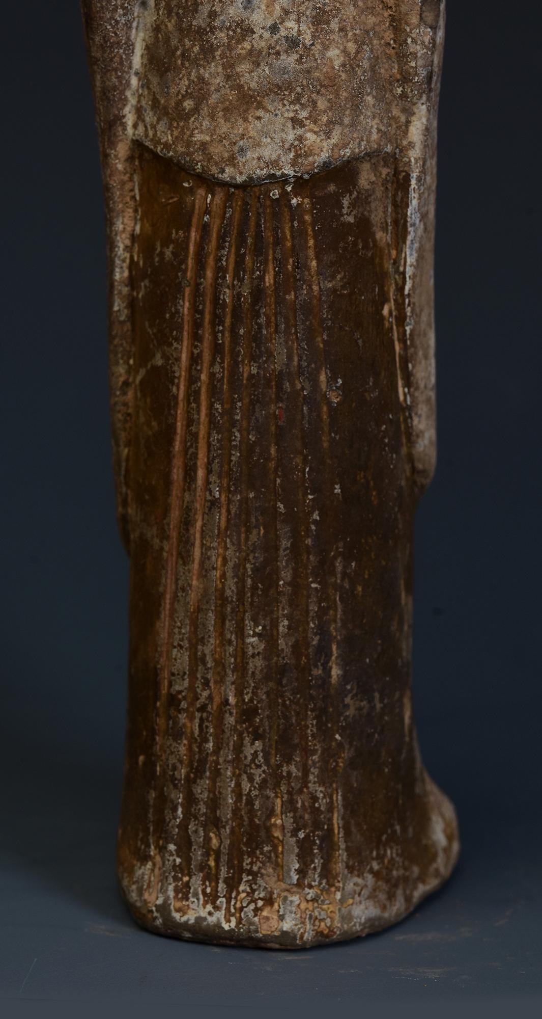 Dynastie des Wei du Nord, ancienne poterie chinoise peinte, dame de cour debout en vente 4