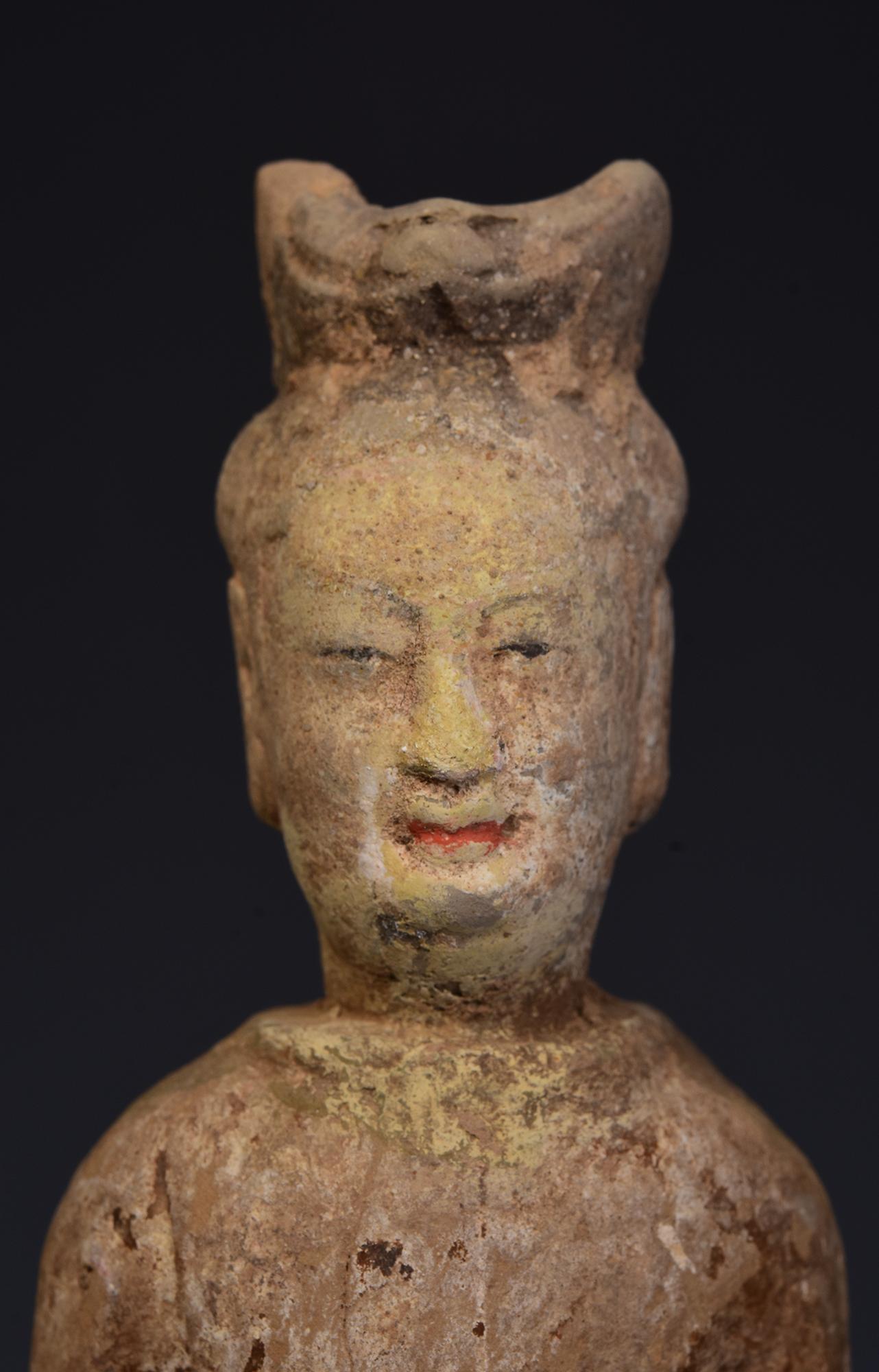 Chinois Dynastie des Wei du Nord, ancienne poterie chinoise peinte, dame de cour debout en vente