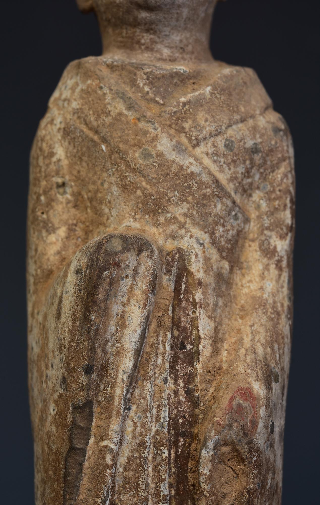 Sculpté à la main Dynastie des Wei du Nord, ancienne poterie chinoise peinte, dame de cour debout en vente