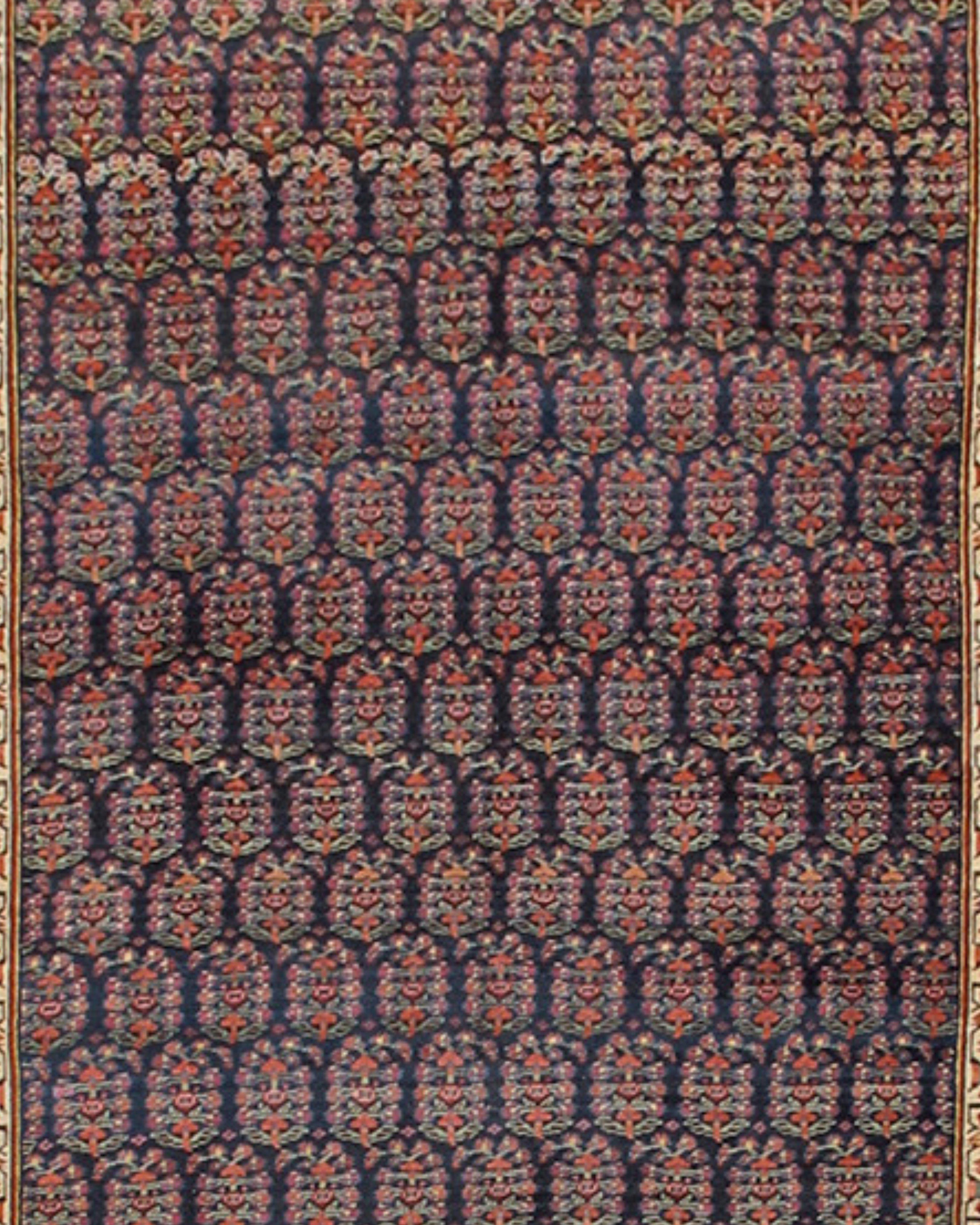 Perse Tapis persan ancien du Nord-Ouest, vers 1866 en vente