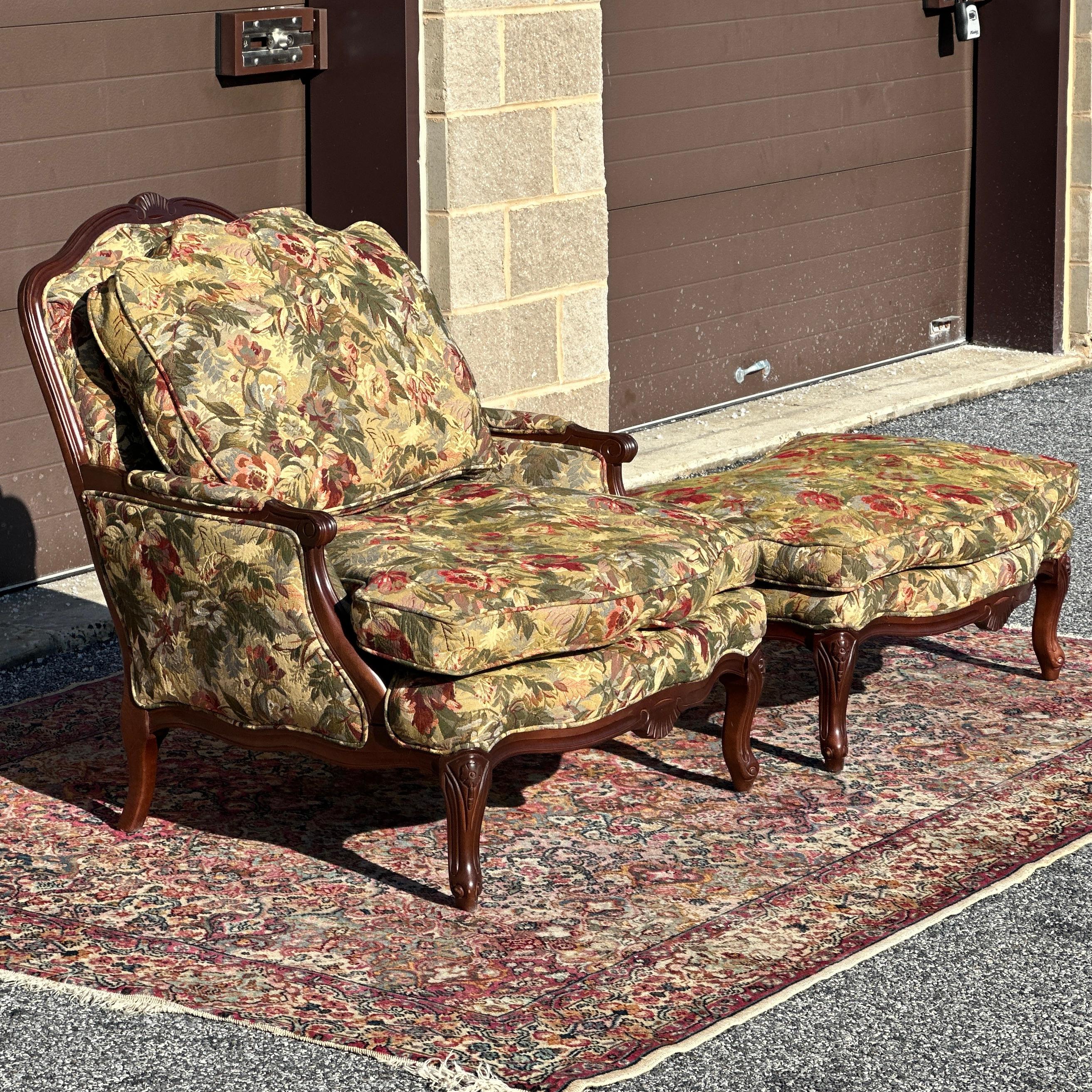 Norwalk Furniture French Bergere Chair & Ottoman Set in Floral Tapestry For Sale 5
