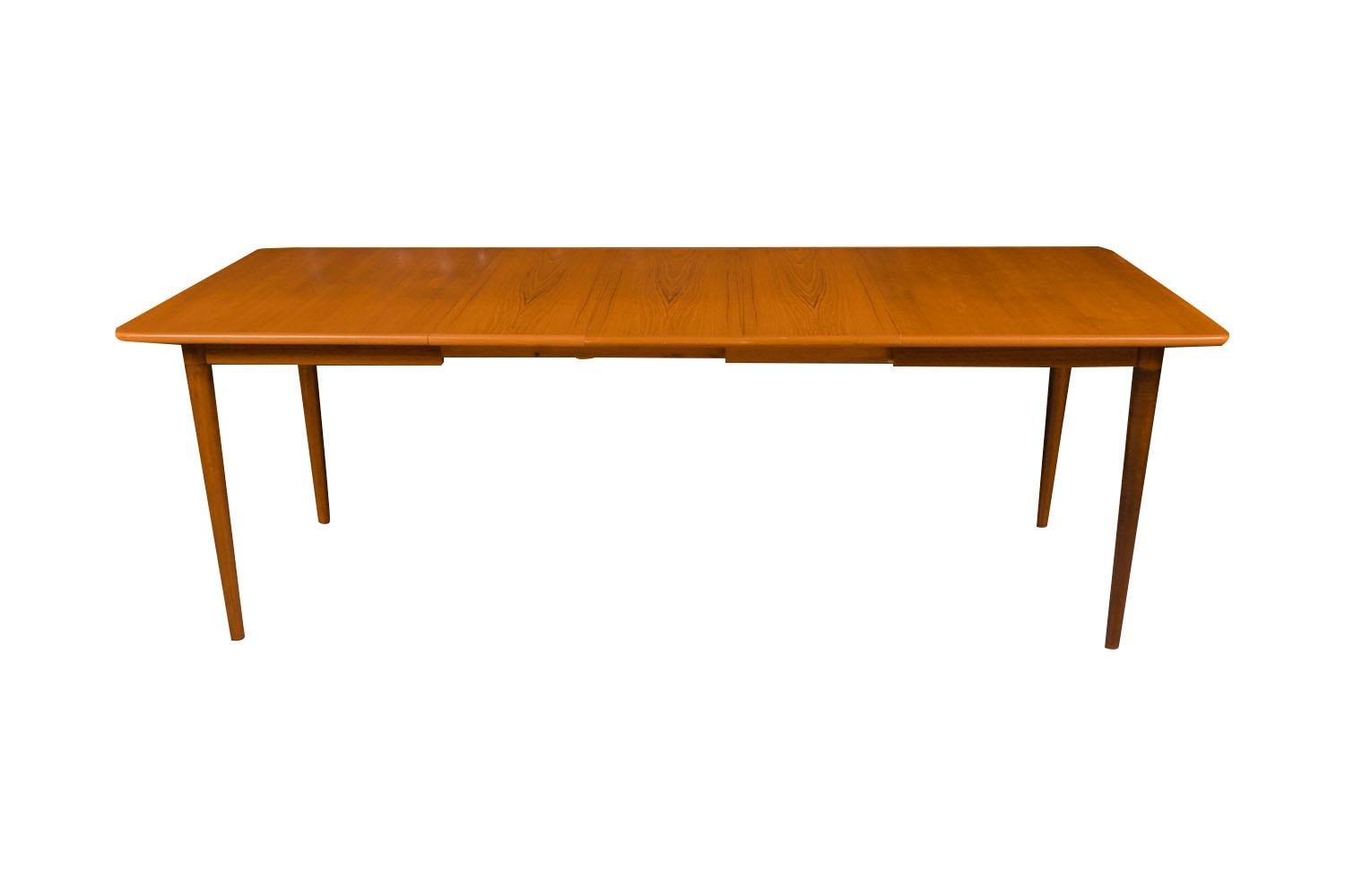 Norway Large Dining Table Mid-Century Teak by Gustav Bahus en vente 4