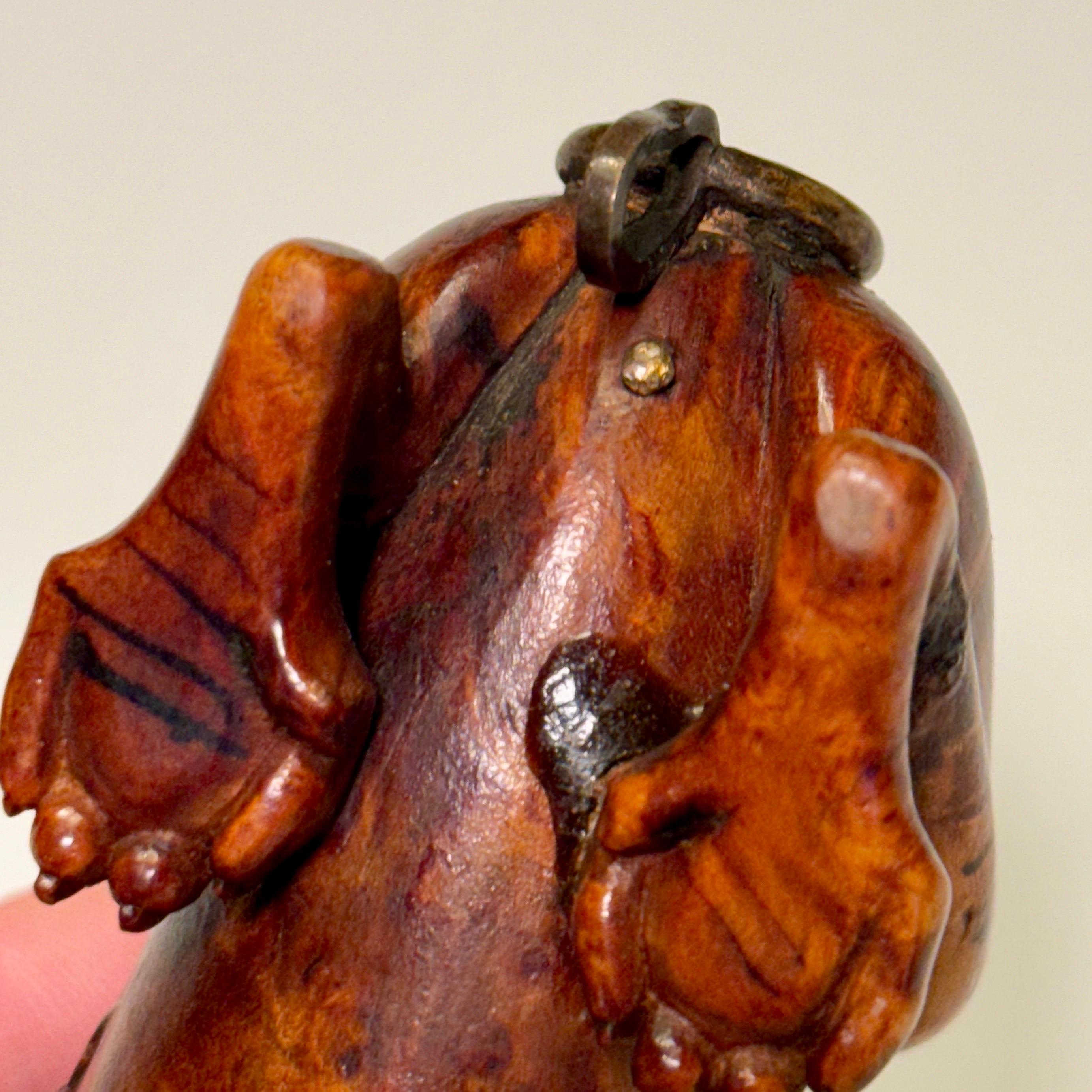 Norwegian 18th Century Hand-carved Burlwood Lion Pipe Head For Sale 10