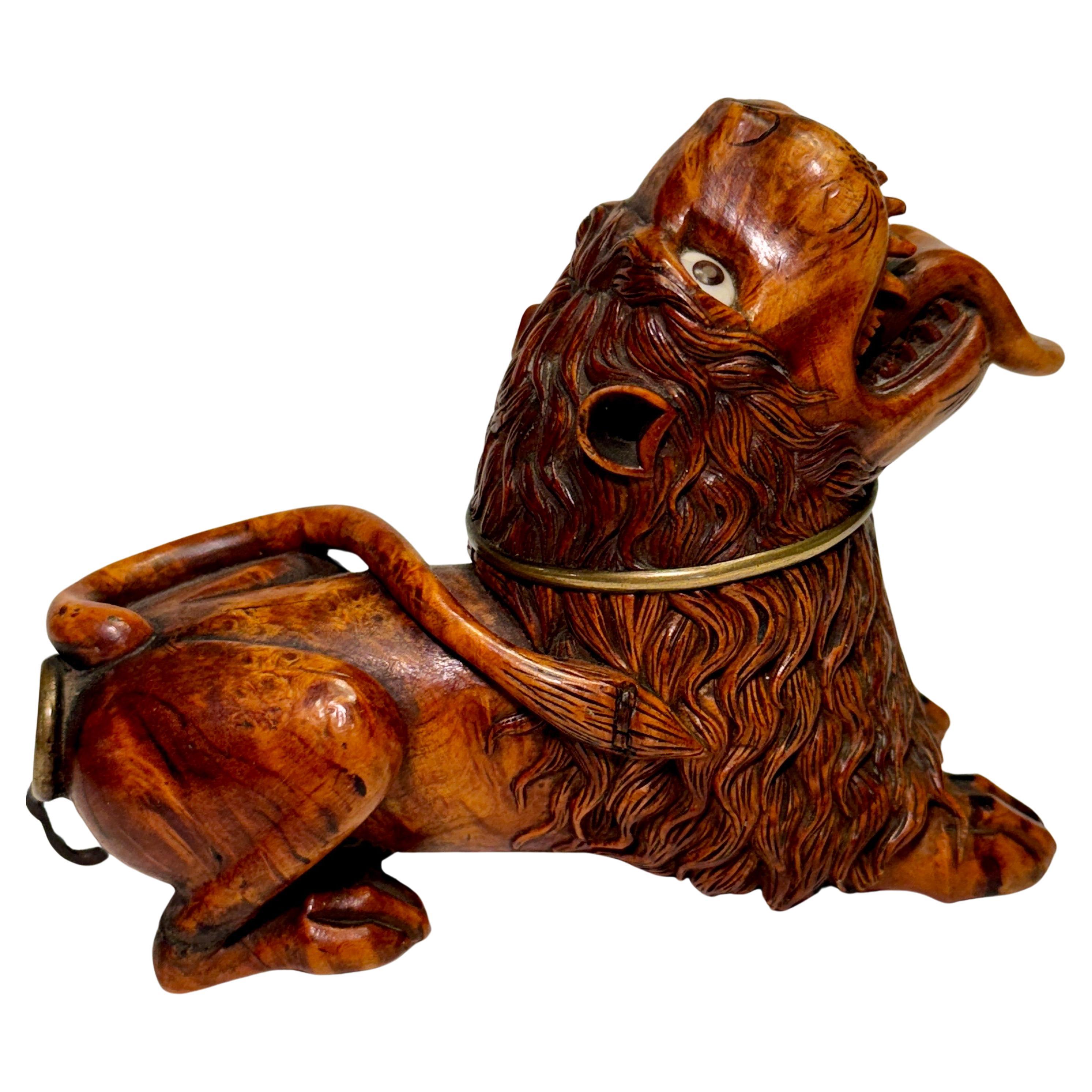 Hand-Carved Norwegian 18th Century Hand-carved Burlwood Lion Pipe Head For Sale