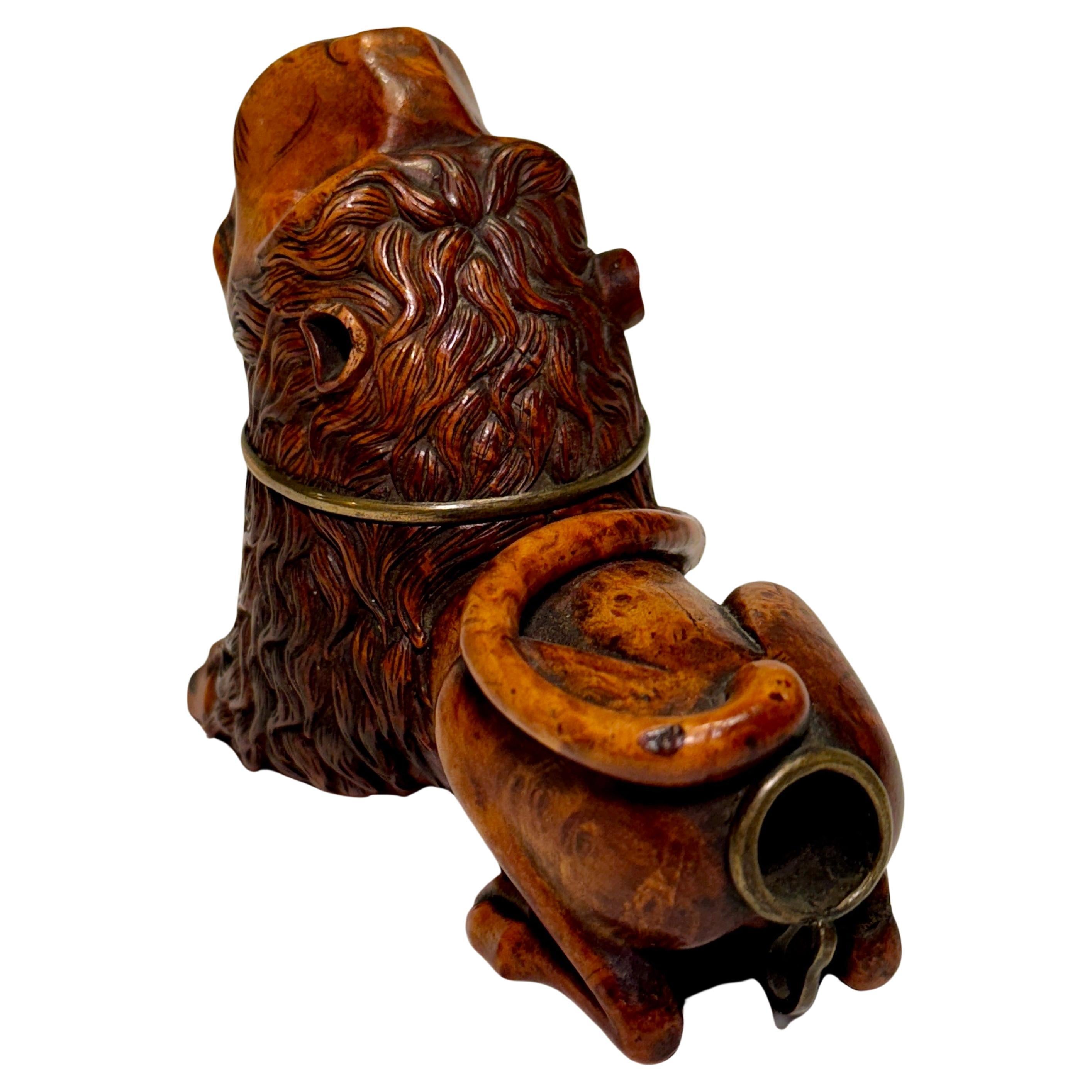Norwegian 18th Century Hand-carved Burlwood Lion Pipe Head For Sale 3