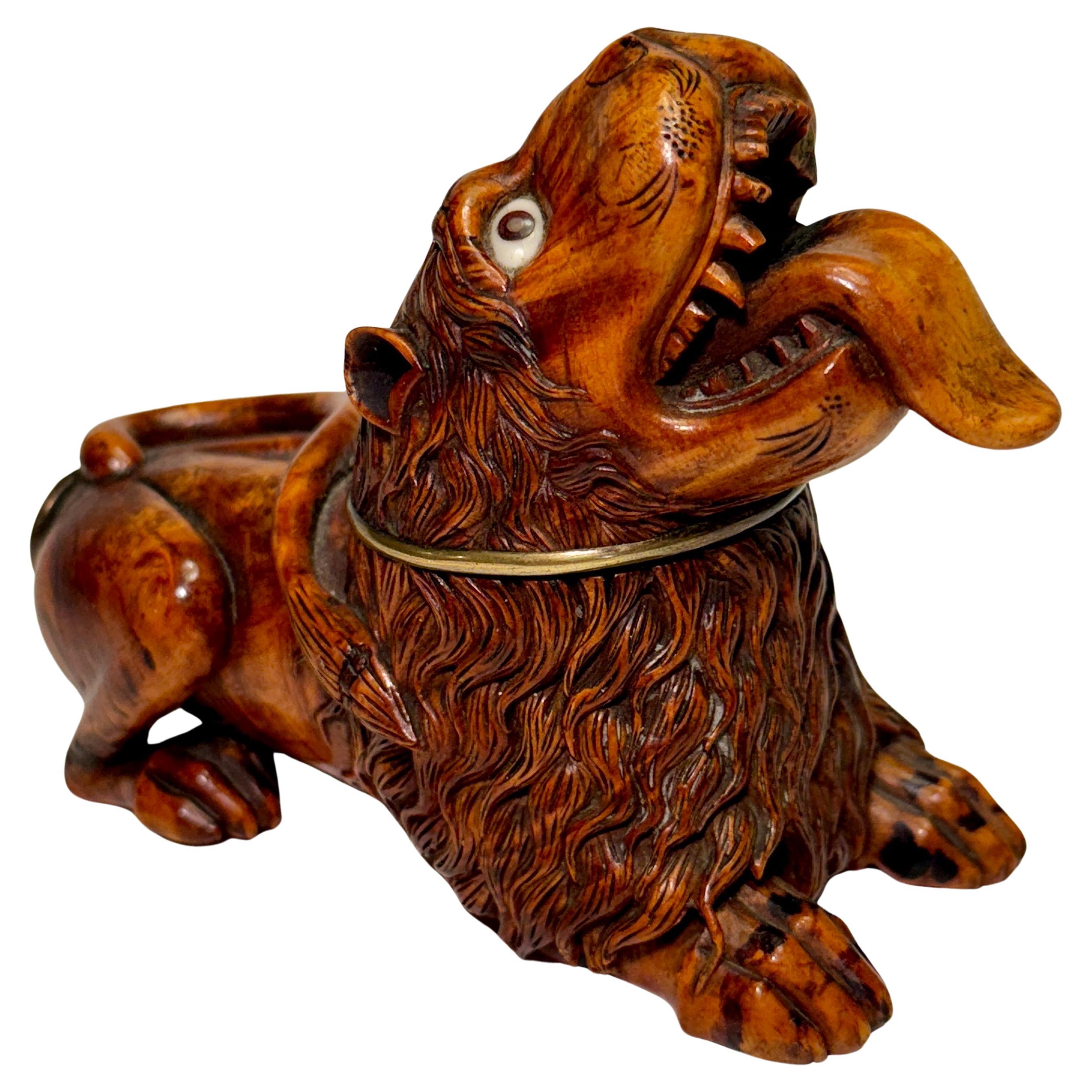 Norwegian 18th Century Hand-carved Burlwood Lion Pipe Head For Sale