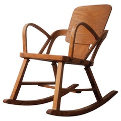 Sillas mecedoras de madera