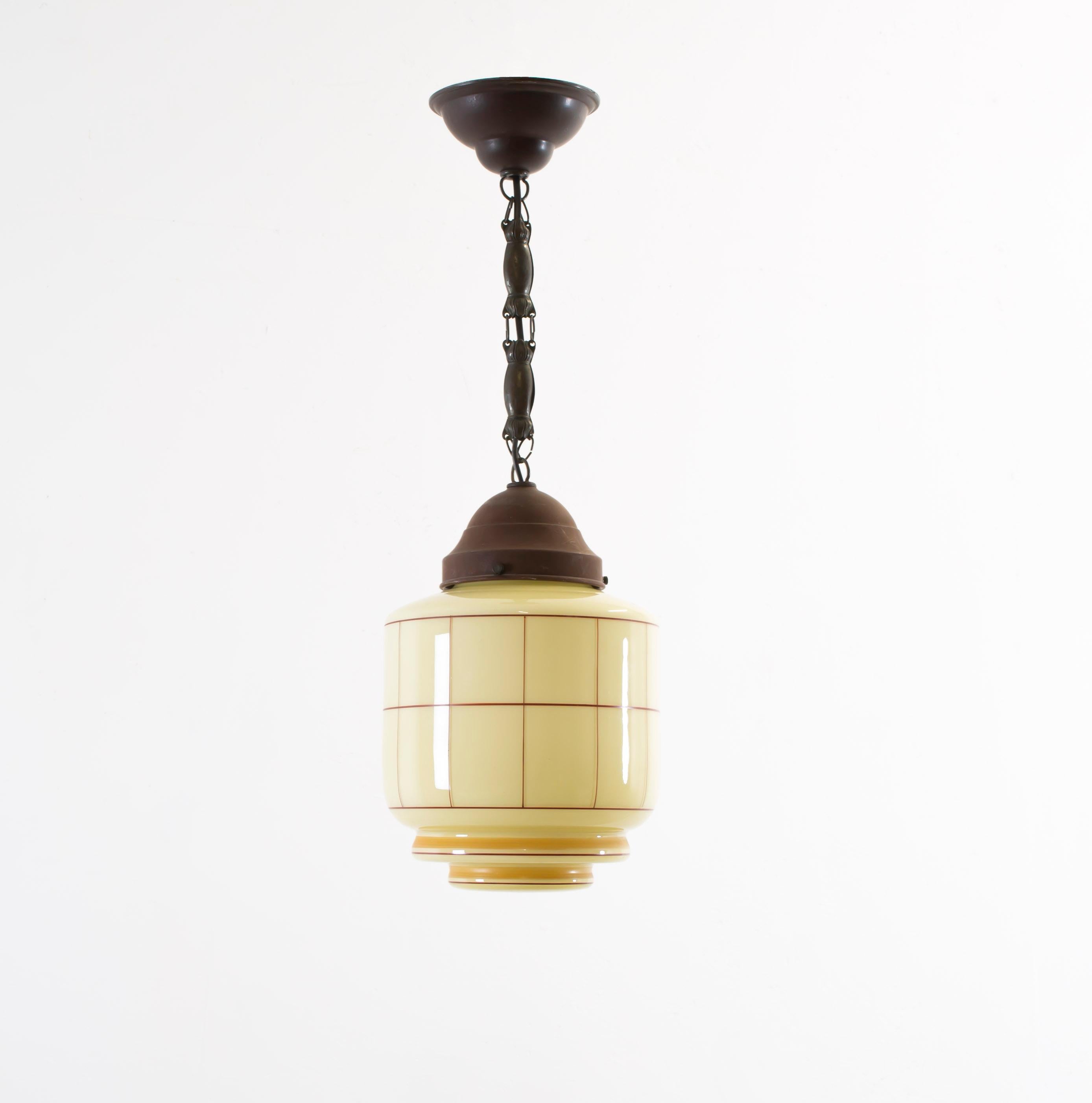 Wonderful Art Deco ceiling light with shade in decorated glass, steel stem and bakelite cup. Most likely designed and made in Norway by Høvik Verk from circa 1930s first half. The lamp is fully working and in good vintage condition. MAX 60W, E27
